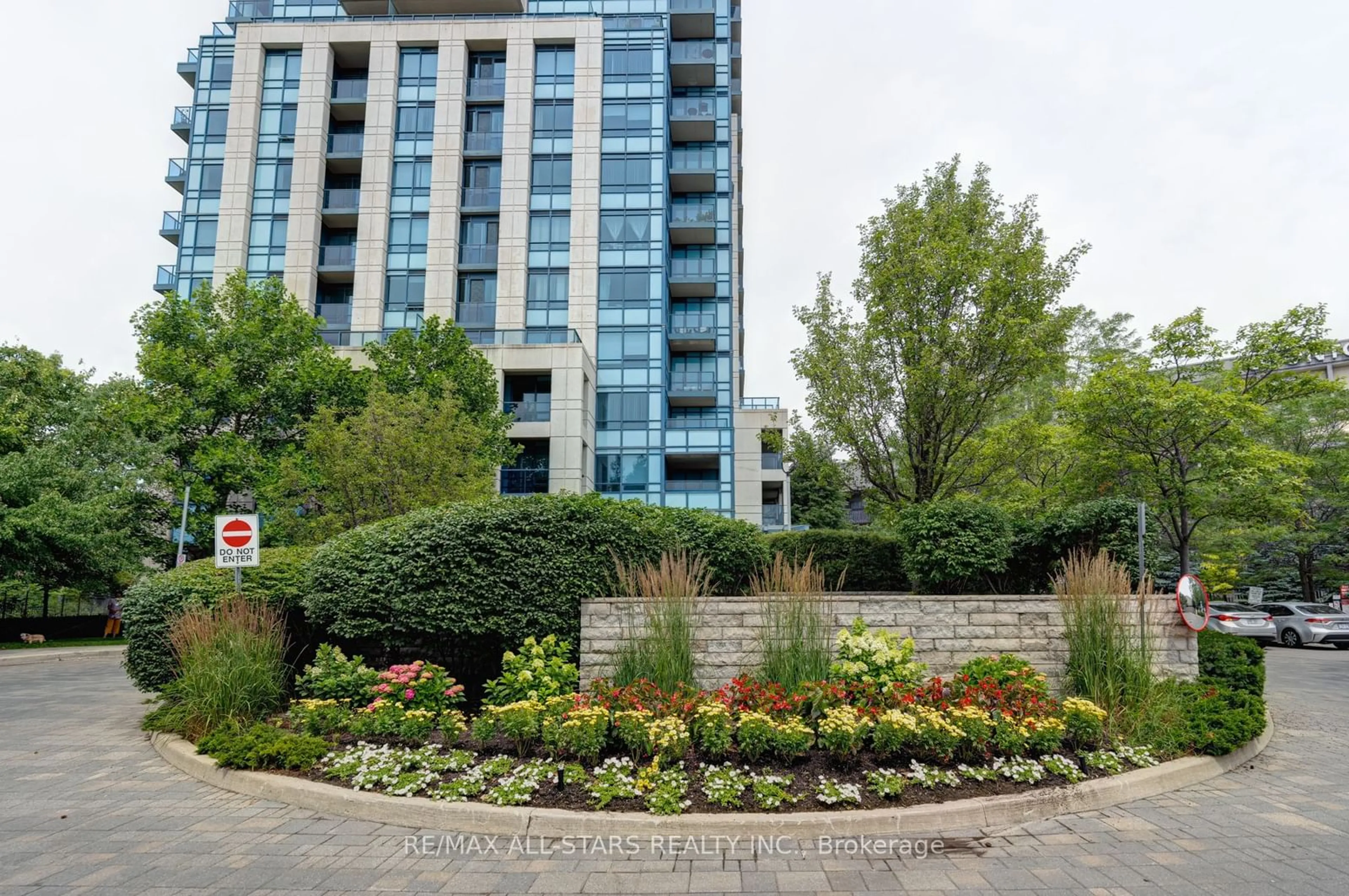 Patio, street for 181 Wynford Dr #1102, Toronto Ontario M3C 0C6