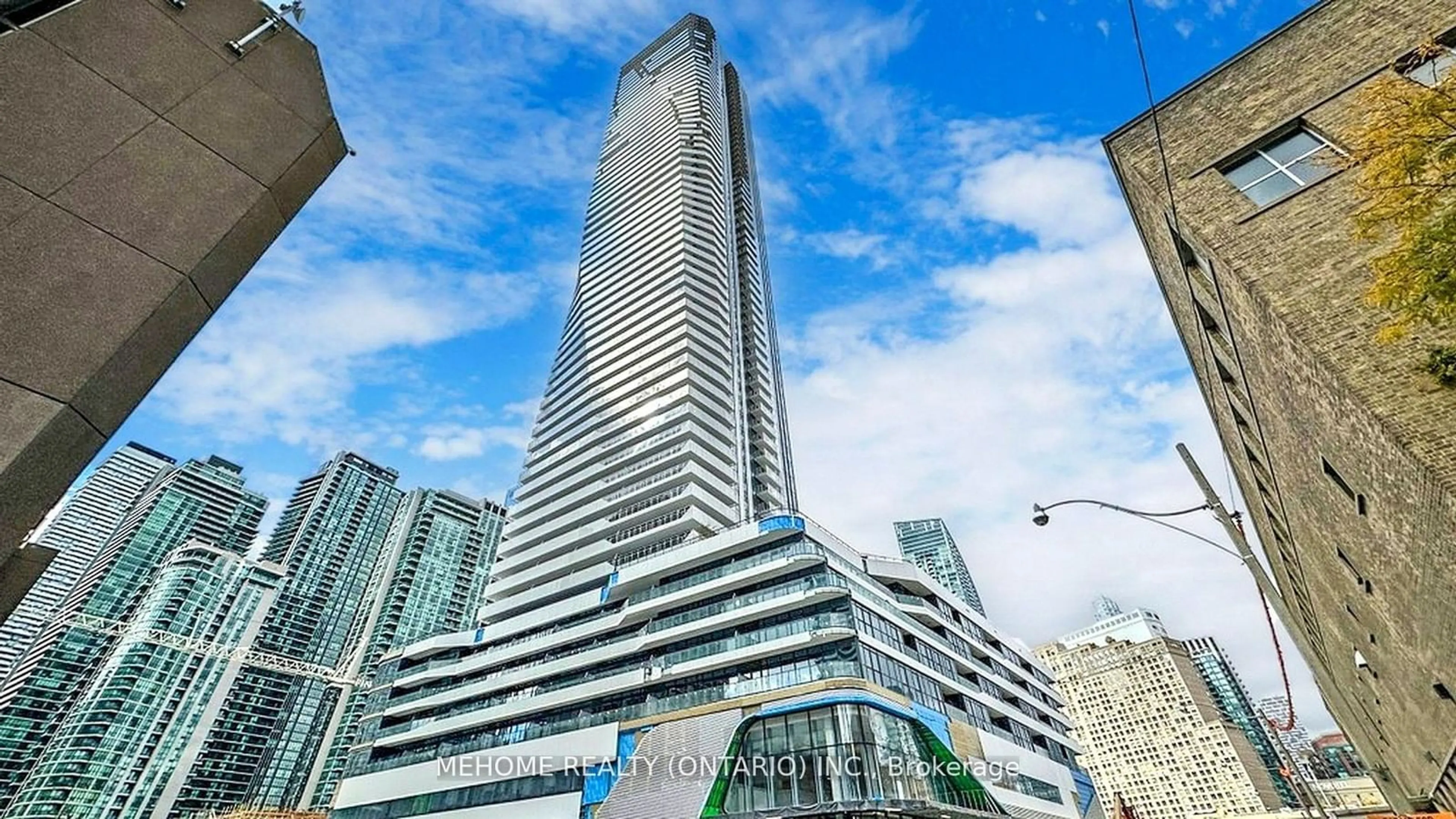 Indoor foyer for 28 Freeland St #2507, Toronto Ontario M5E 0E3