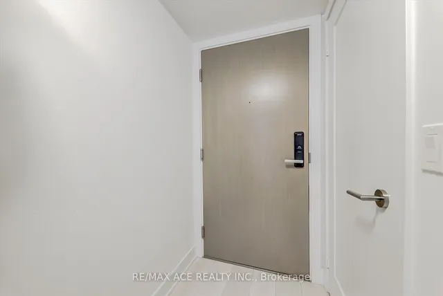 Additional property image - 575 Bloor St Unit 1703