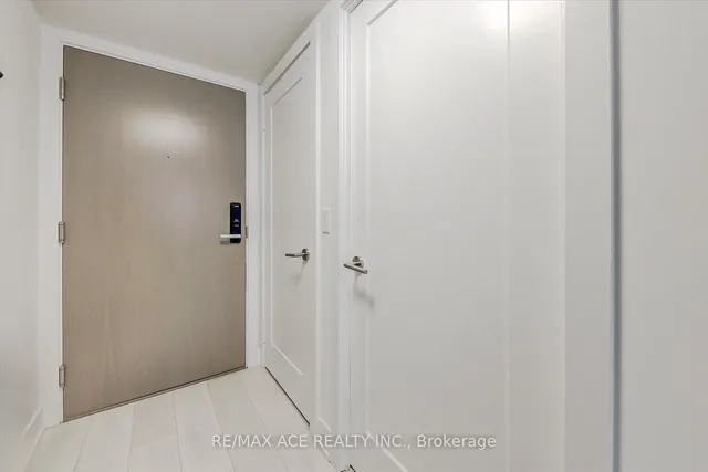 Additional property image - 575 Bloor St Unit 1703