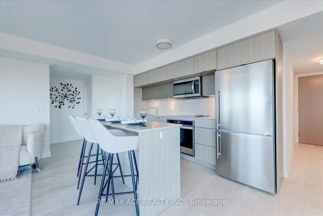 Additional property image - 575 Bloor St Unit 1703