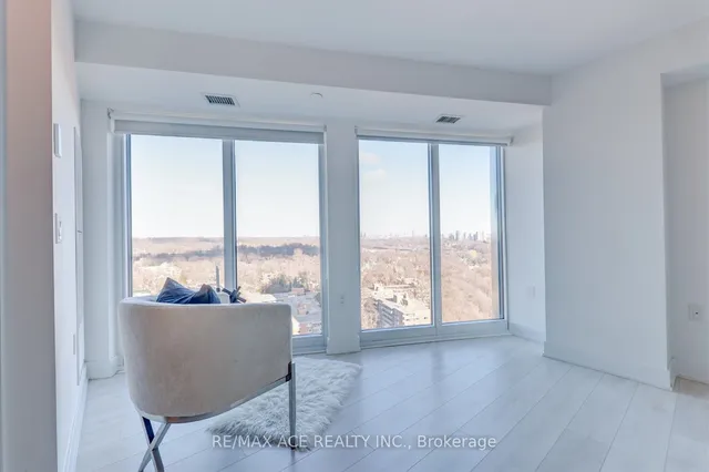 Additional property image - 575 Bloor St Unit 1703