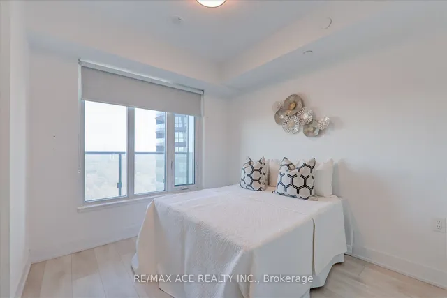 Additional property image - 575 Bloor St Unit 1703