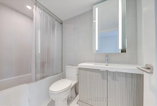 Additional property image - 575 Bloor St Unit 1703