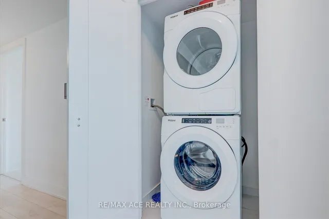 Additional property image - 575 Bloor St Unit 1703