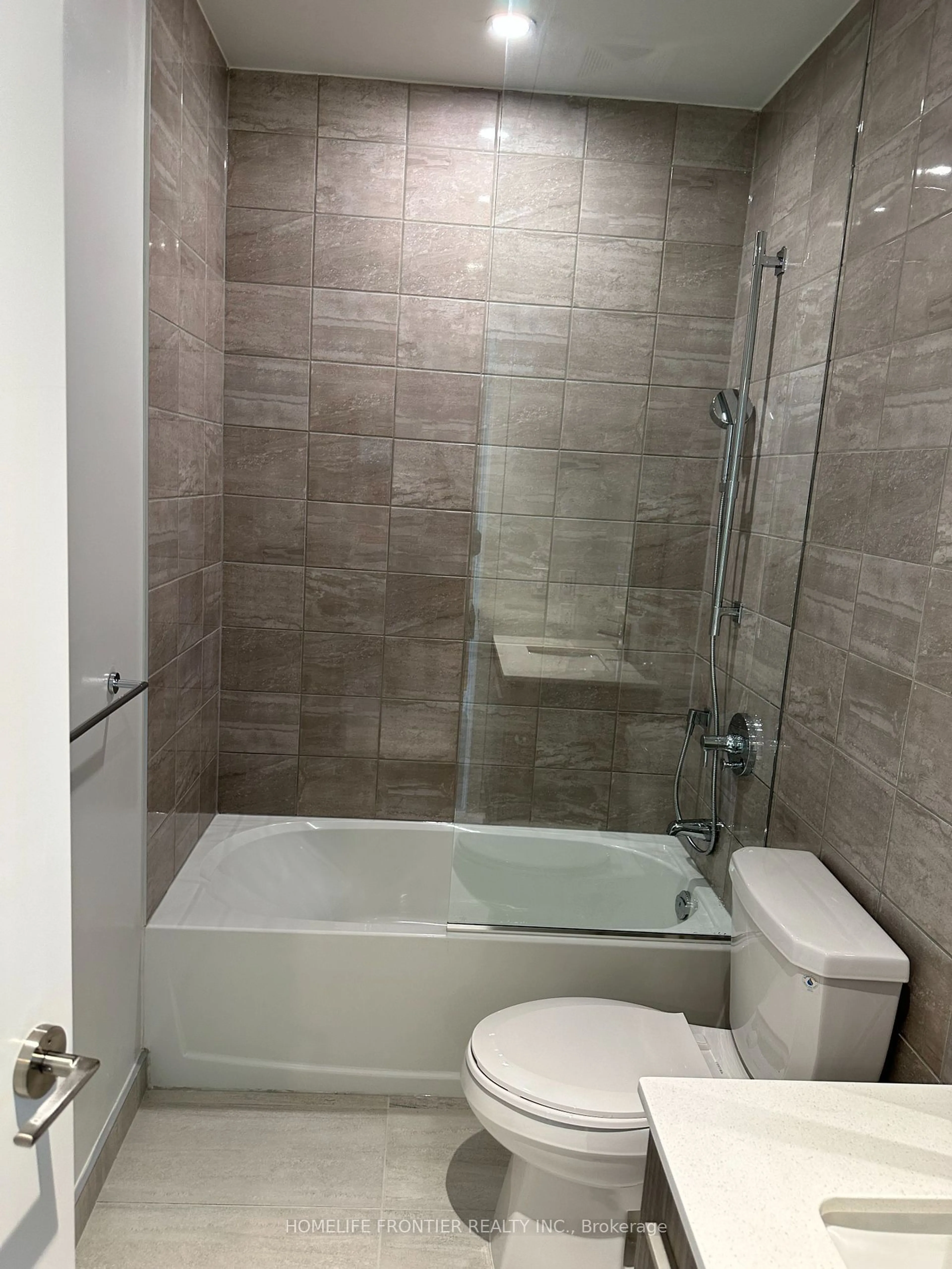 Standard bathroom, ceramic/tile floor for 8 Cumberland St #2101, Toronto Ontario M4W 0B6