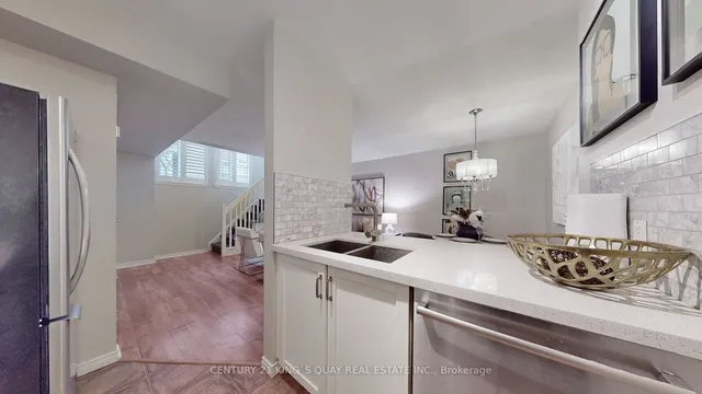 Additional property image - 38 Western Battery Rd Unit 612