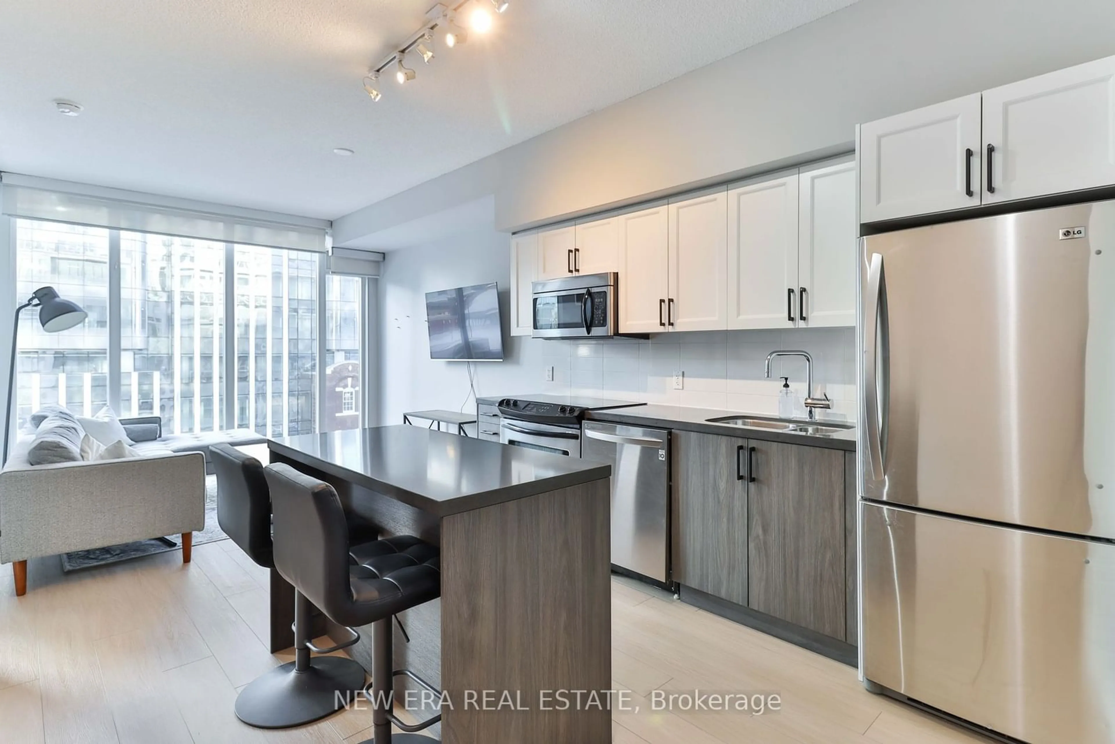 Open concept kitchen, unknown for 21 Nelson St #922, Toronto Ontario M5V 3H9