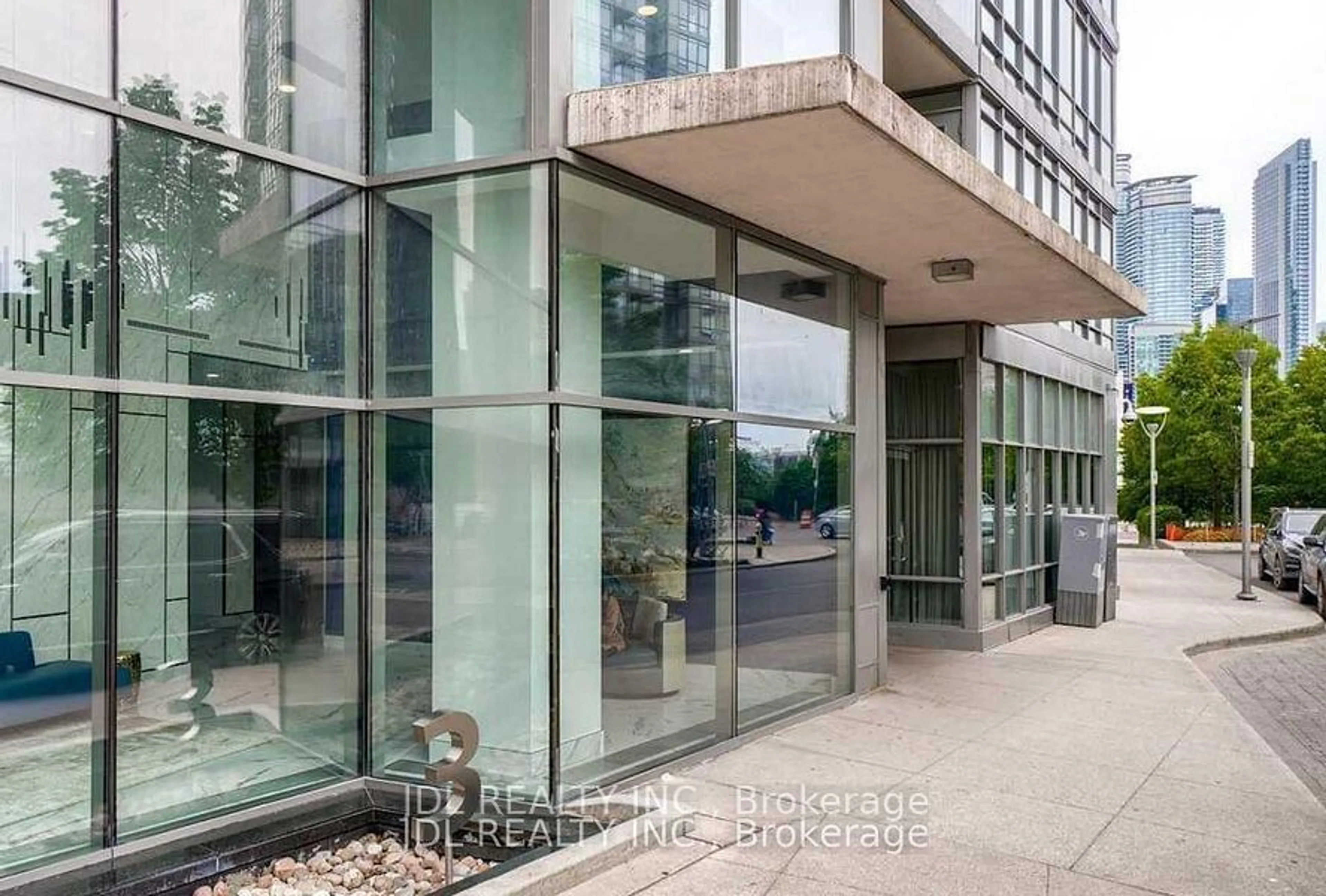 Indoor foyer for 3 Navy Wharf Crt #502, Toronto Ontario M5V 3V1