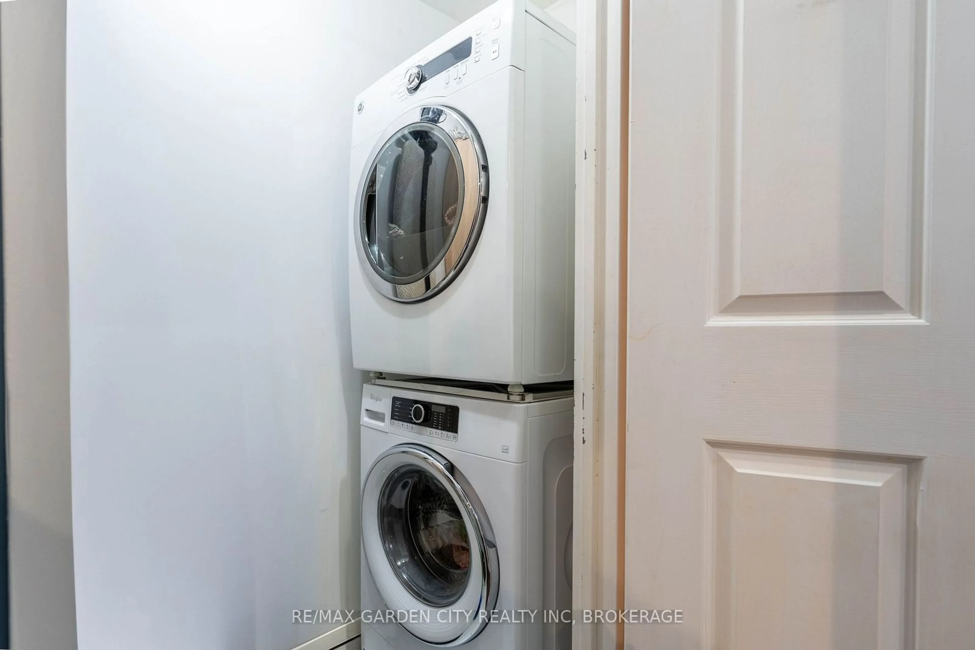 Laundry room for 897 Sheppard Ave #202, Toronto Ontario M3H 2T4