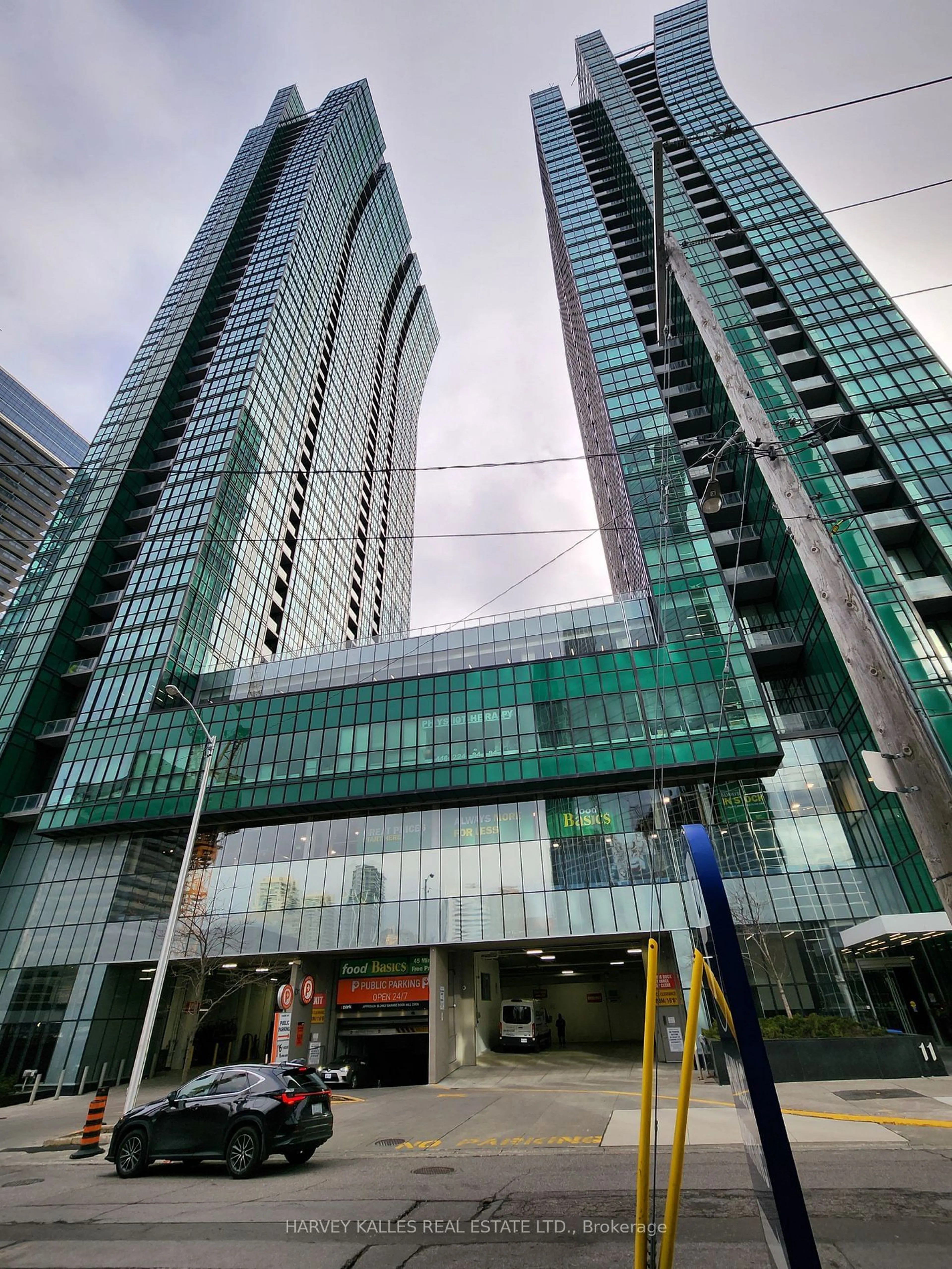 Indoor foyer for 9 Bogert Ave #4208, Toronto Ontario M2N 0H3