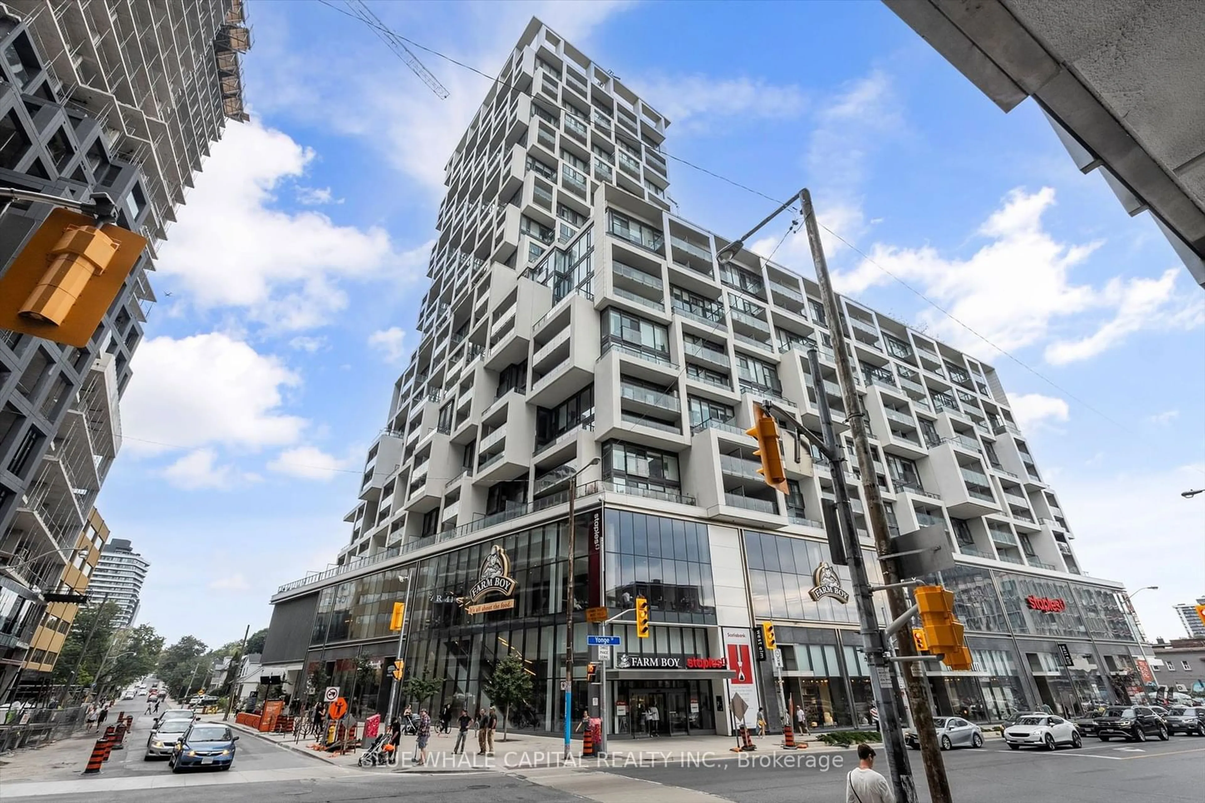 Patio, building for 5 Soudan Ave #3103, Toronto Ontario M4S 0B1