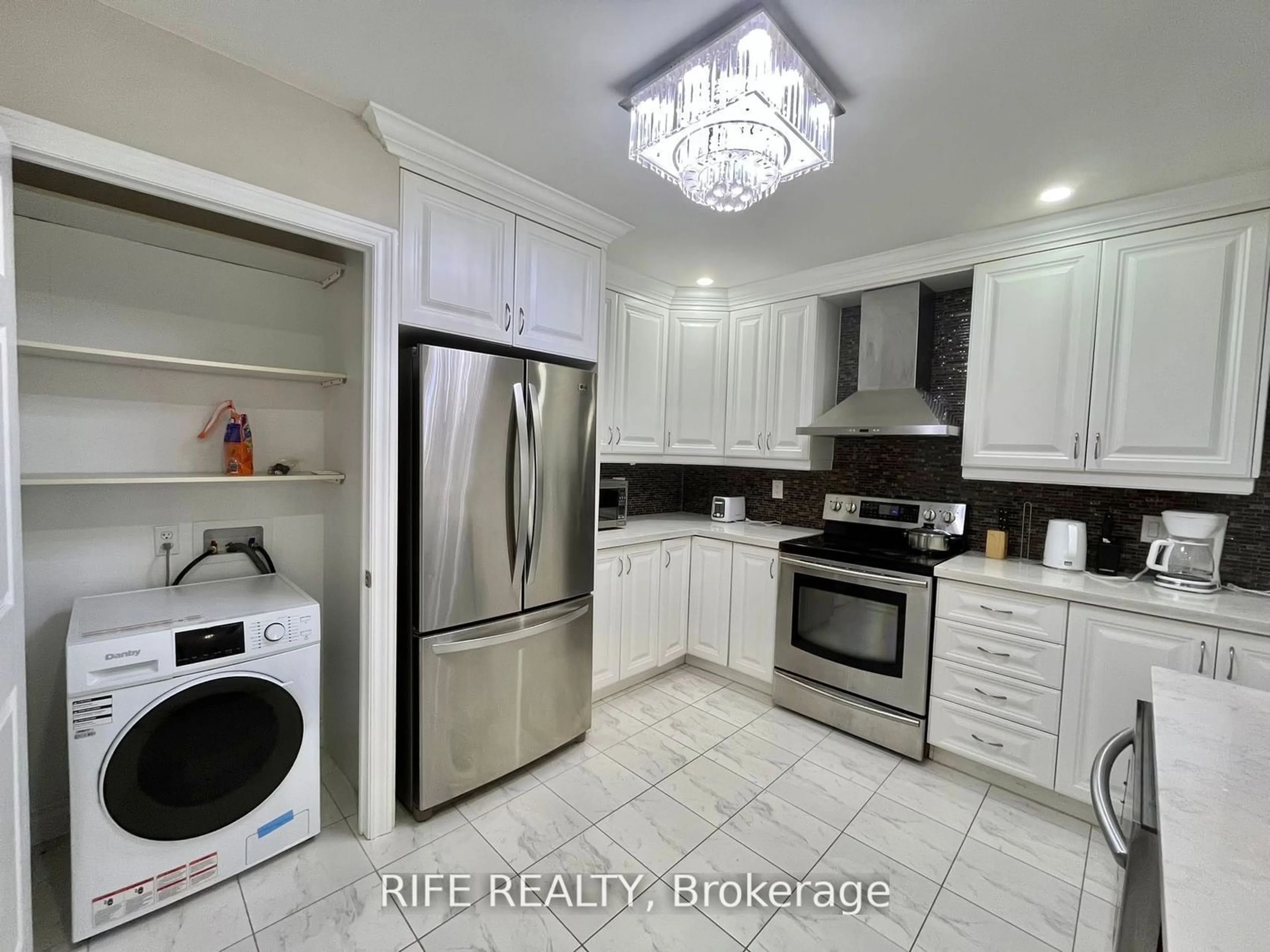 Kitchen with laundary machines, ceramic/tile floor for 298 Empress Ave, Toronto Ontario M2N 3V4