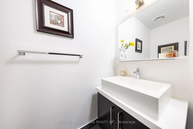 Additional property image - 1080 Bay St Unit 4509