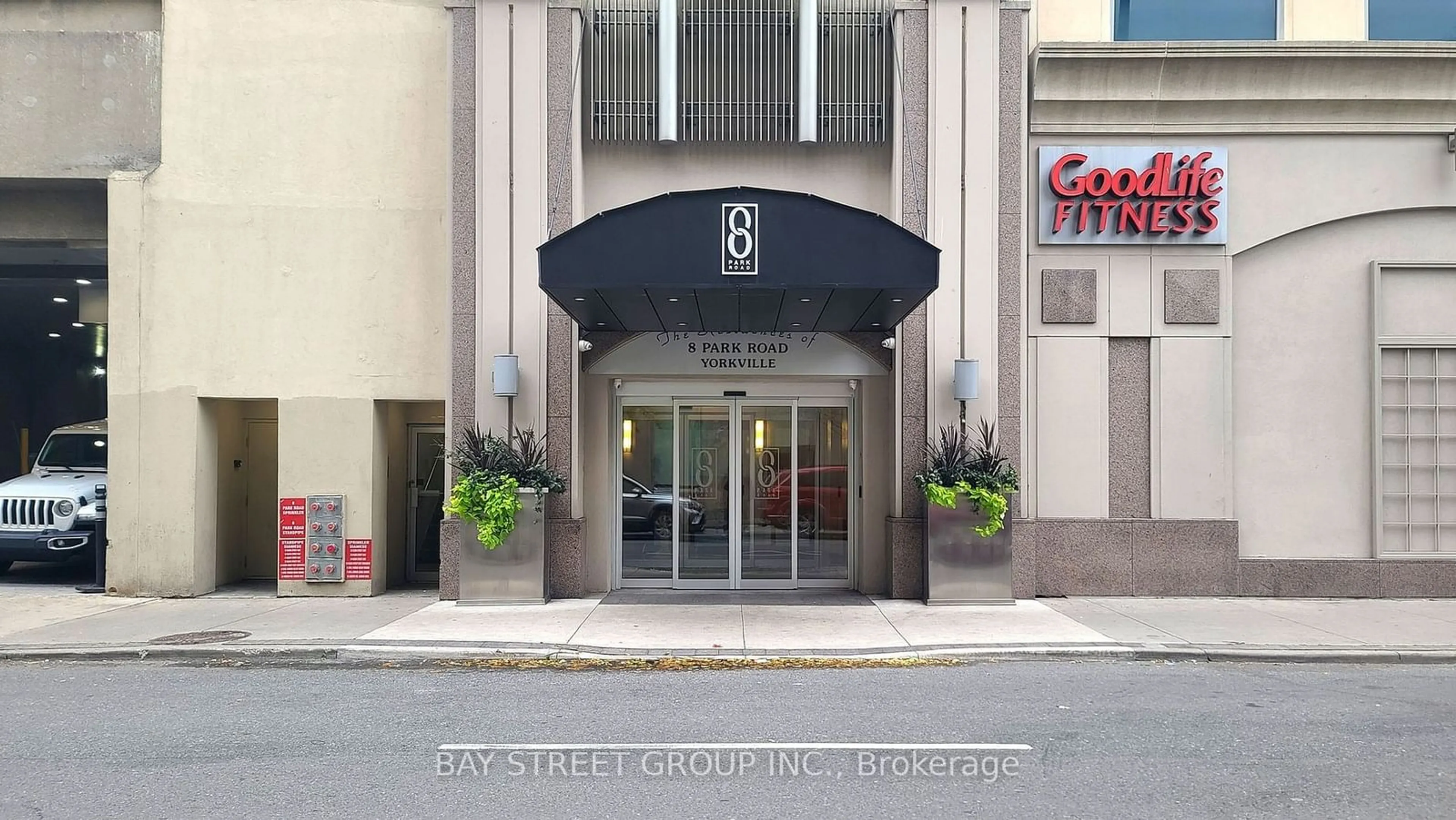 Indoor foyer for 8 Park Rd #2016, Toronto Ontario M4W 3S5