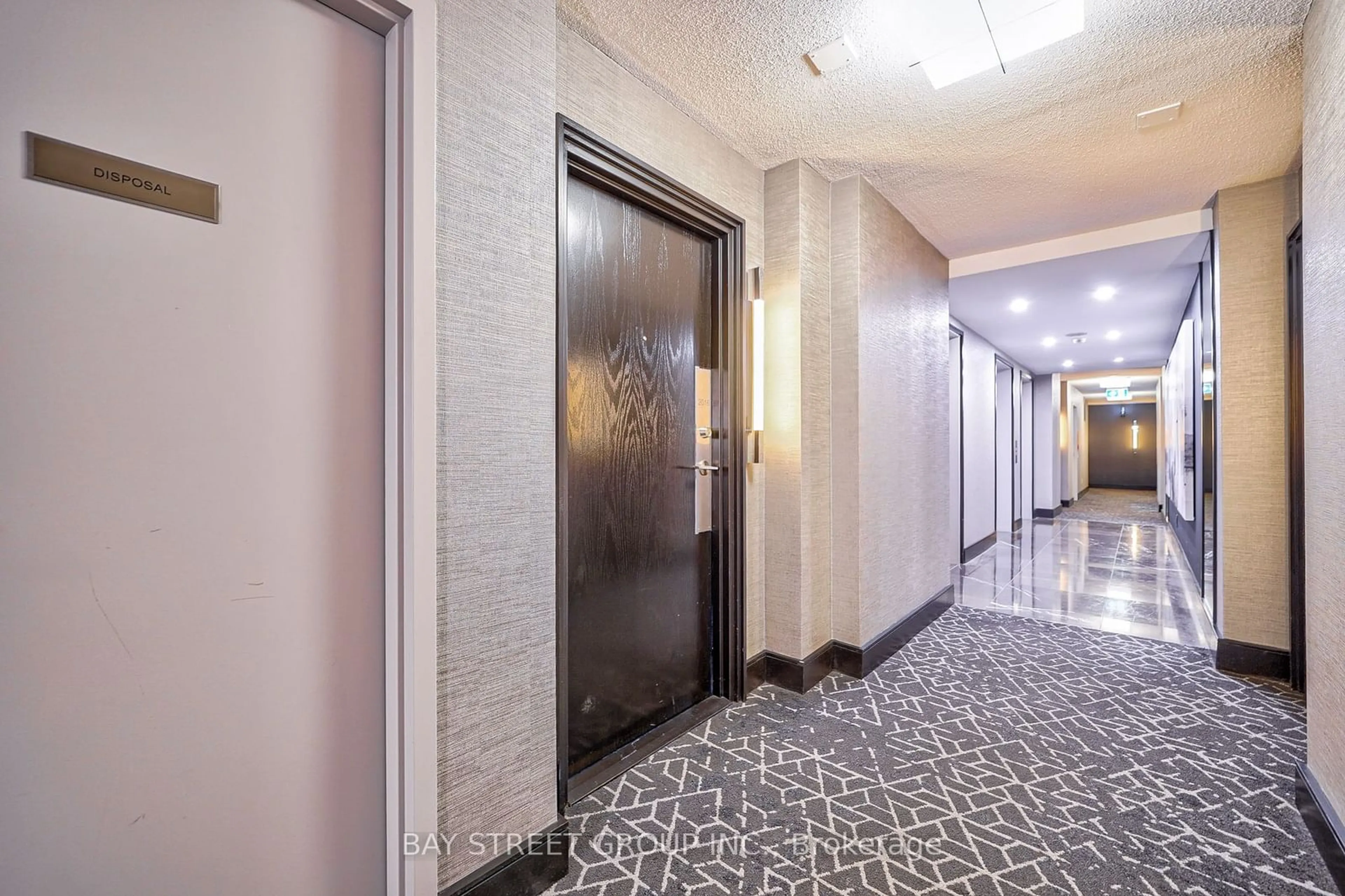 Indoor foyer for 8 Park Rd #2016, Toronto Ontario M4W 3S5