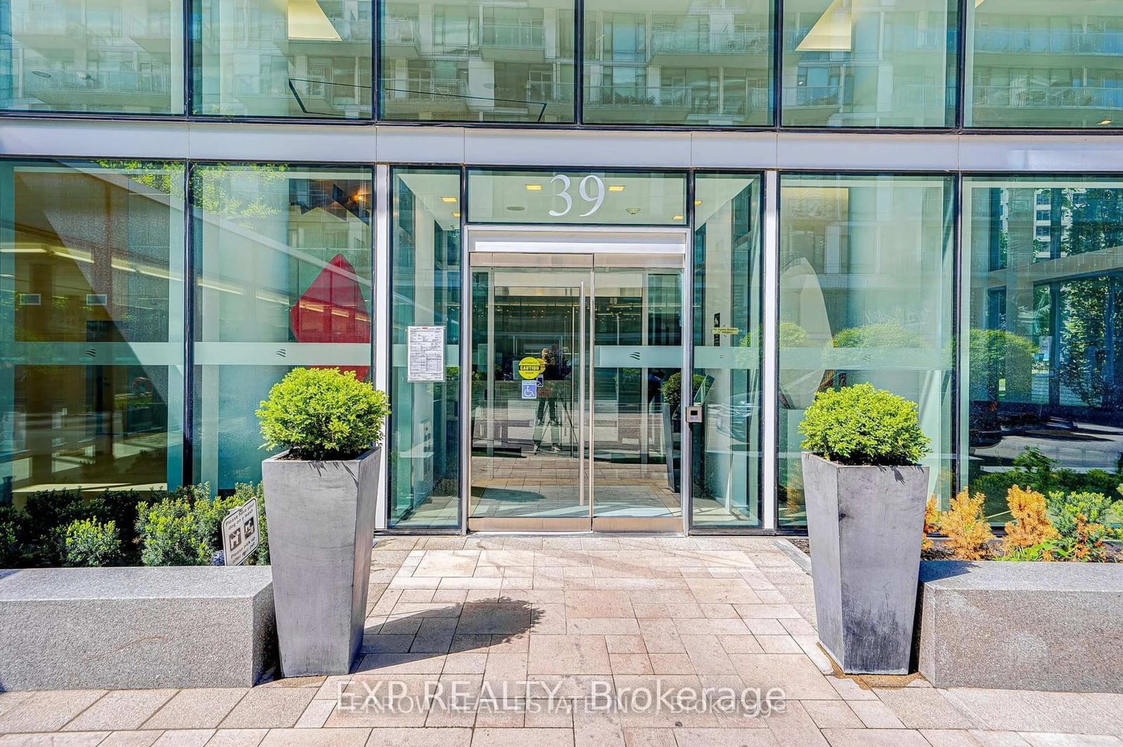 Indoor foyer for 39 Queens Quay #101, Toronto Ontario M5E 0A5