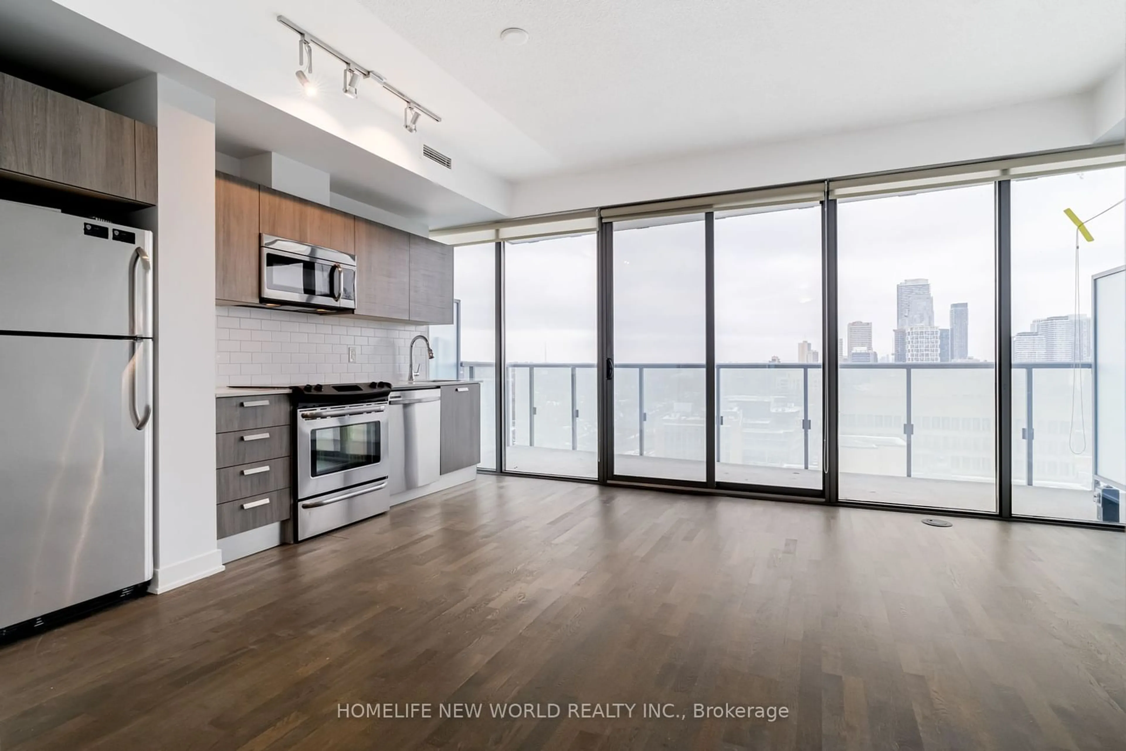 Open concept kitchen, wood/laminate floor for 1815 Yonge St #1805, Toronto Ontario M4T 2A4