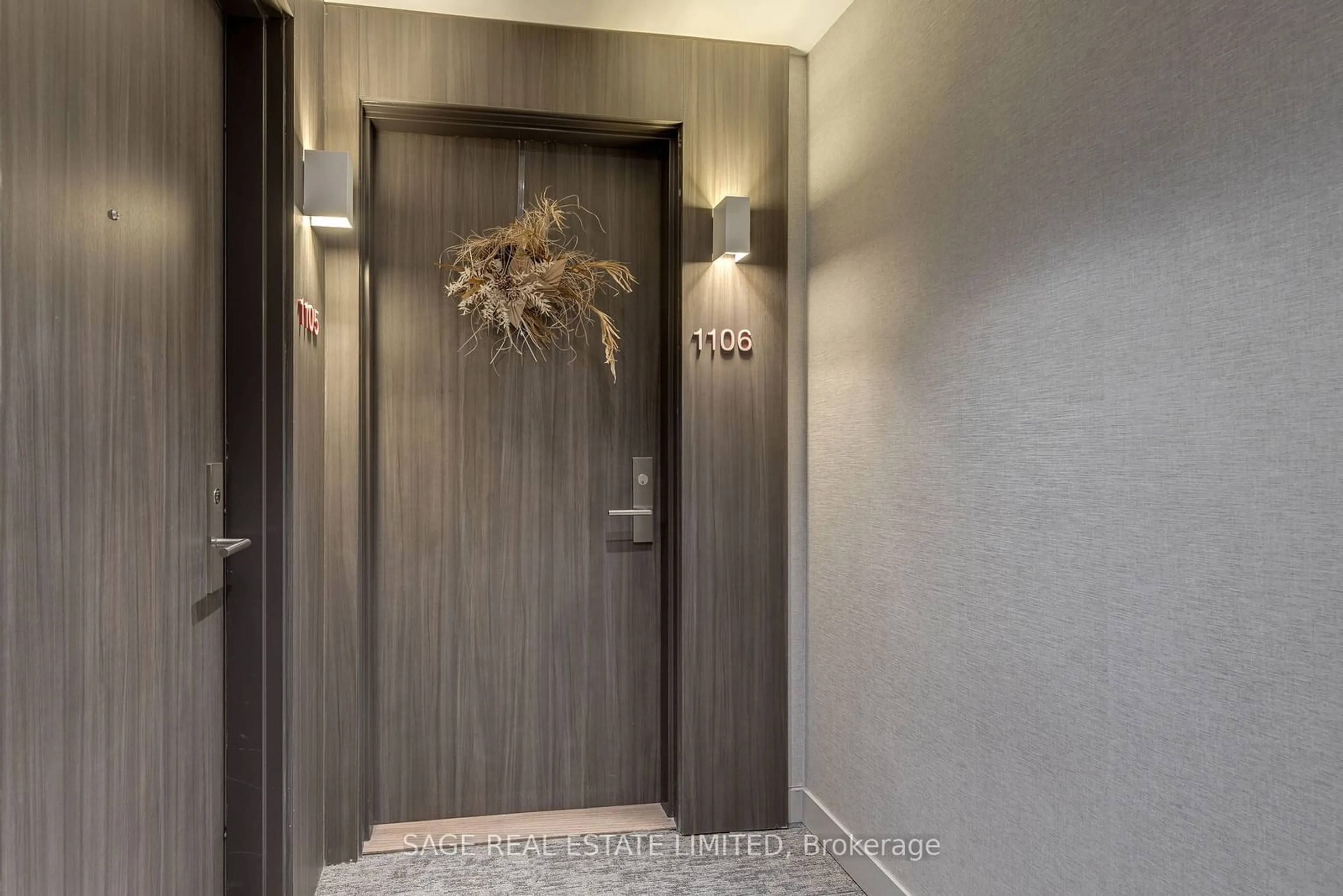 Indoor entryway for 185 Roehampton Ave #1106, Toronto Ontario M4P 0C6