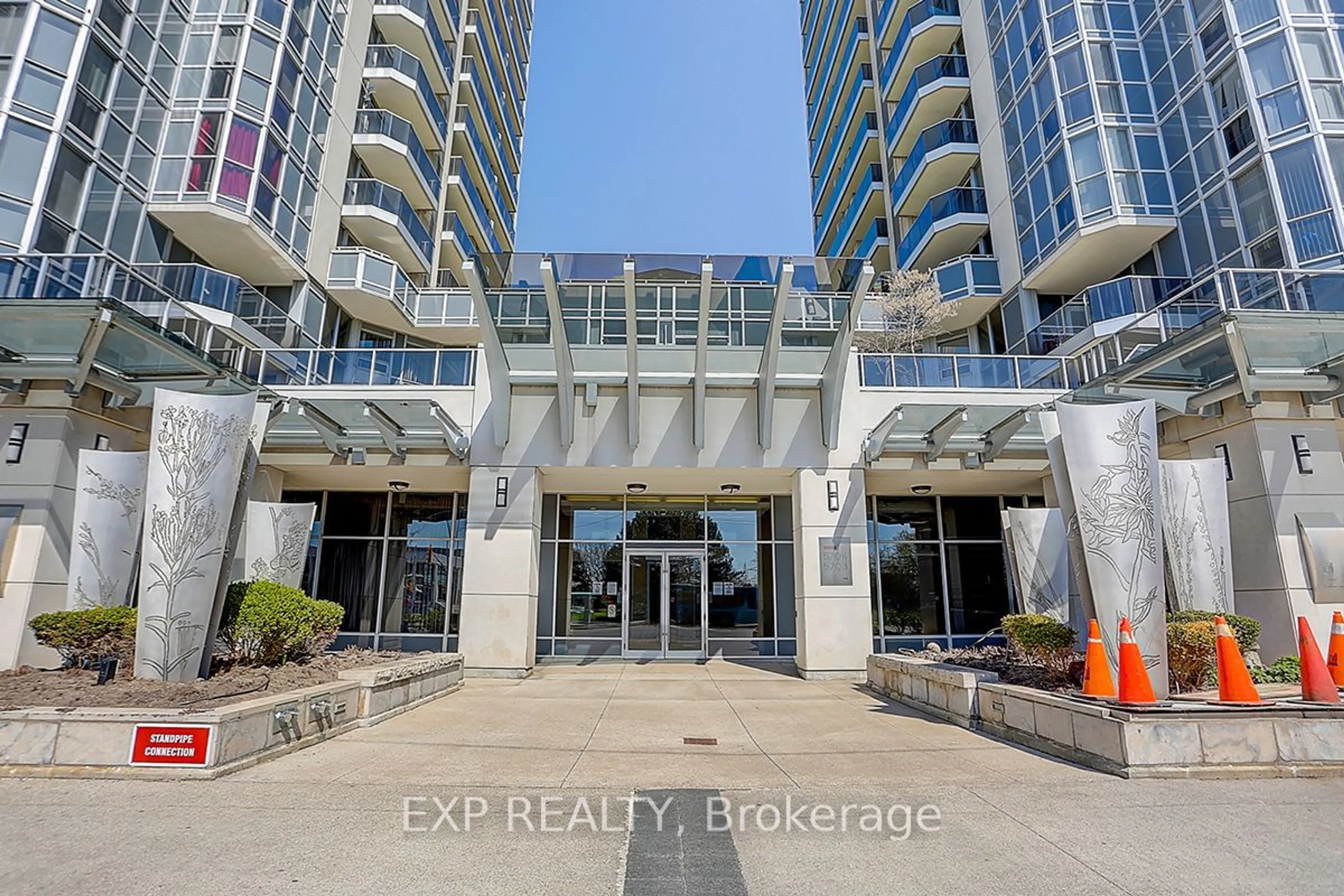 Indoor foyer for 5793 Yonge St #1602, Toronto Ontario M2M 0A9