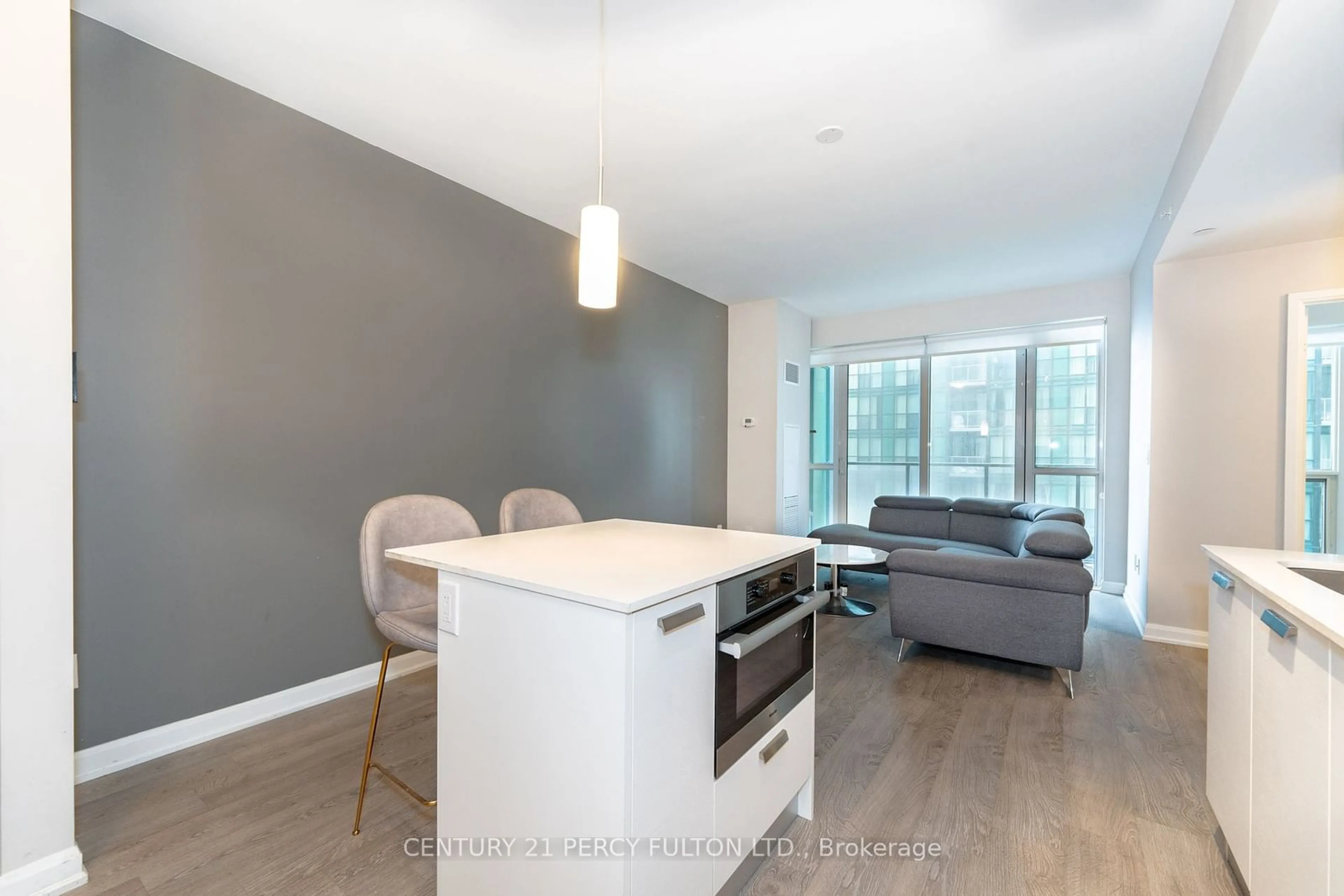 Open concept kitchen, wood/laminate floor for 9 Bogert Ave #2105, Toronto Ontario M2N 5M6