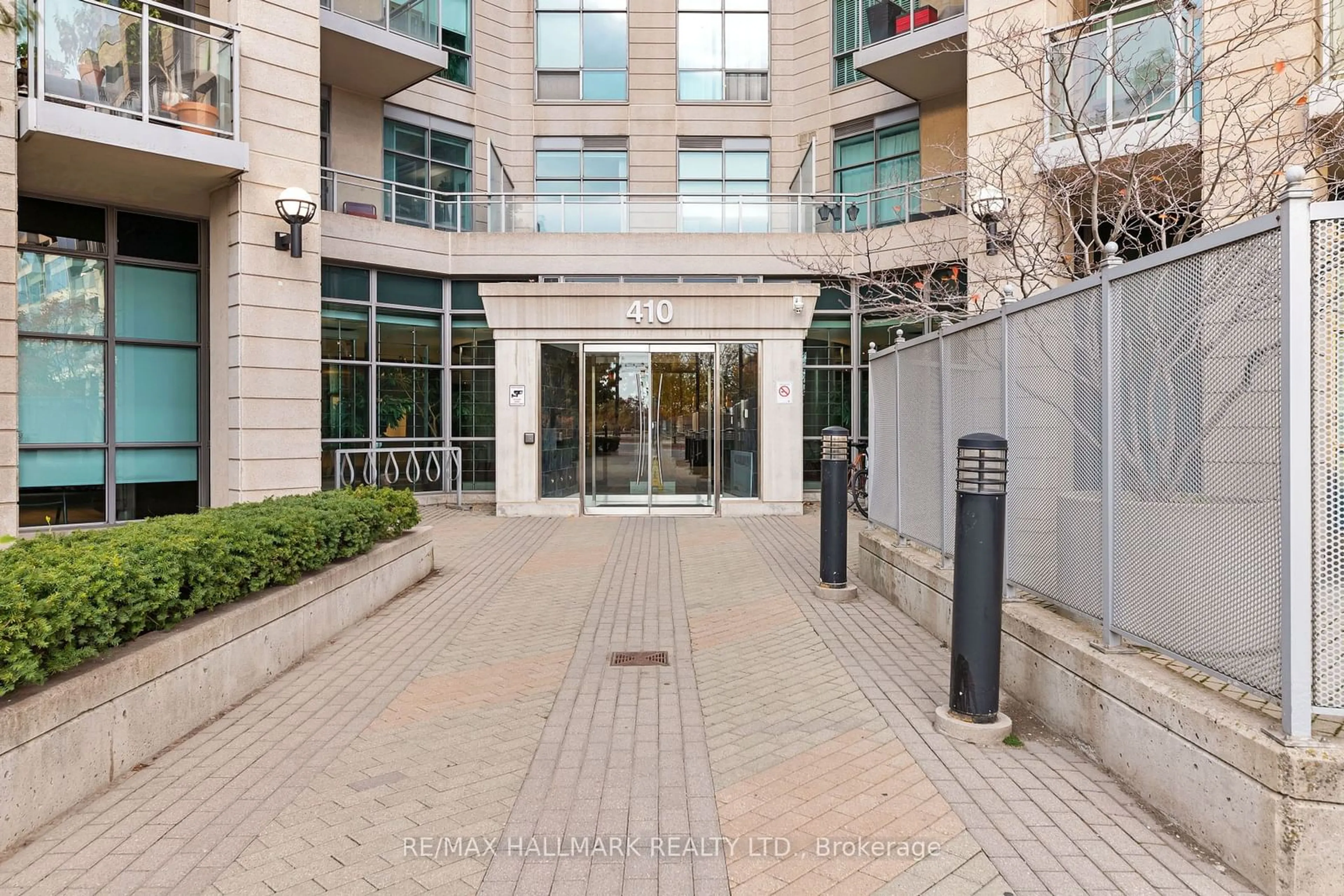 Indoor foyer for 410 Queens Quay W N/A #505, Toronto Ontario M5V 3T1