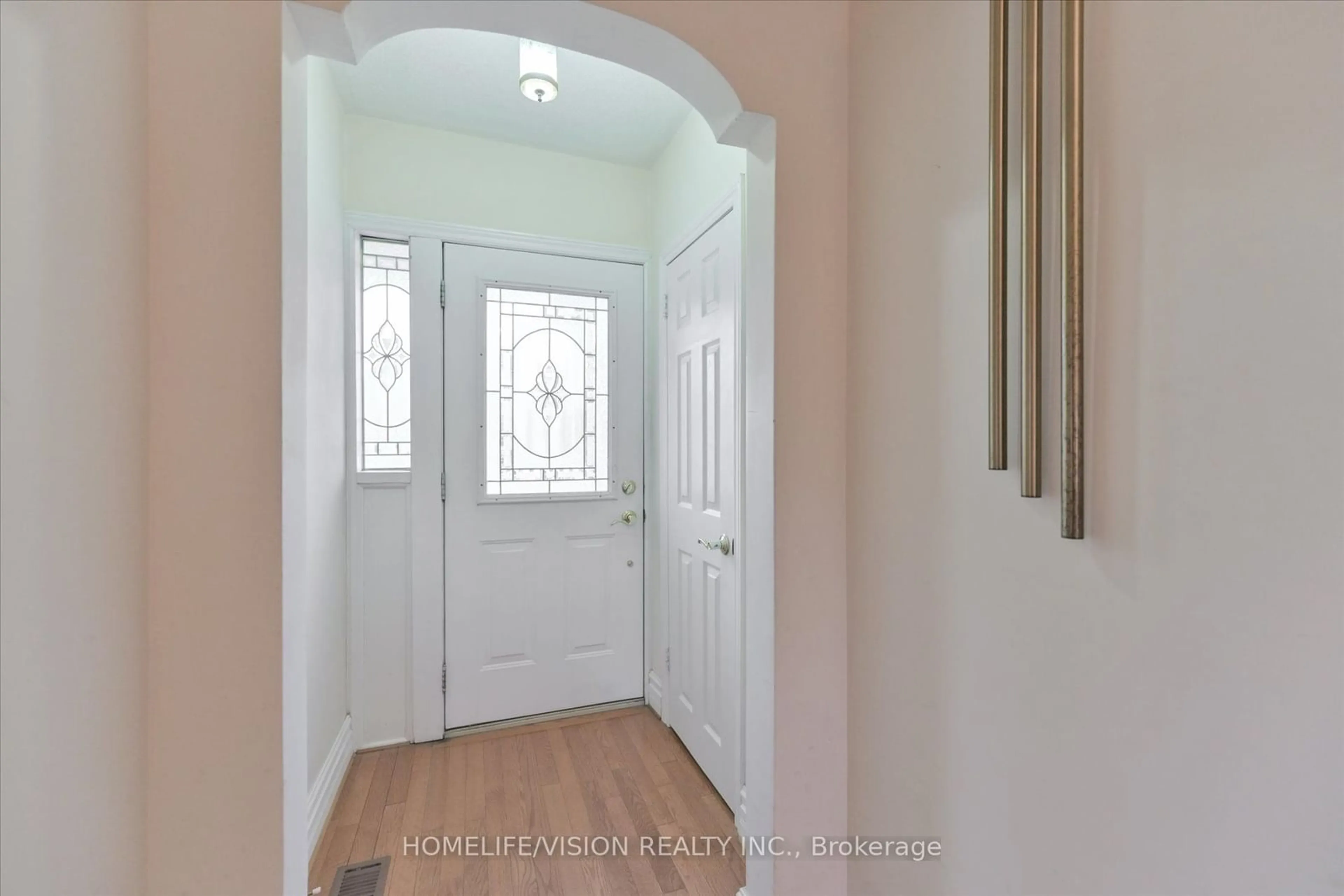 Indoor entryway for 127 Randolph Rd, Toronto Ontario M4G 3S3