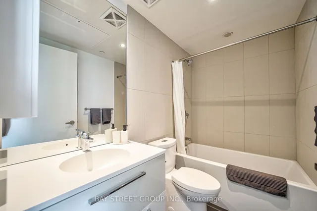 Additional property image - 15 Grenville St Unit 4301