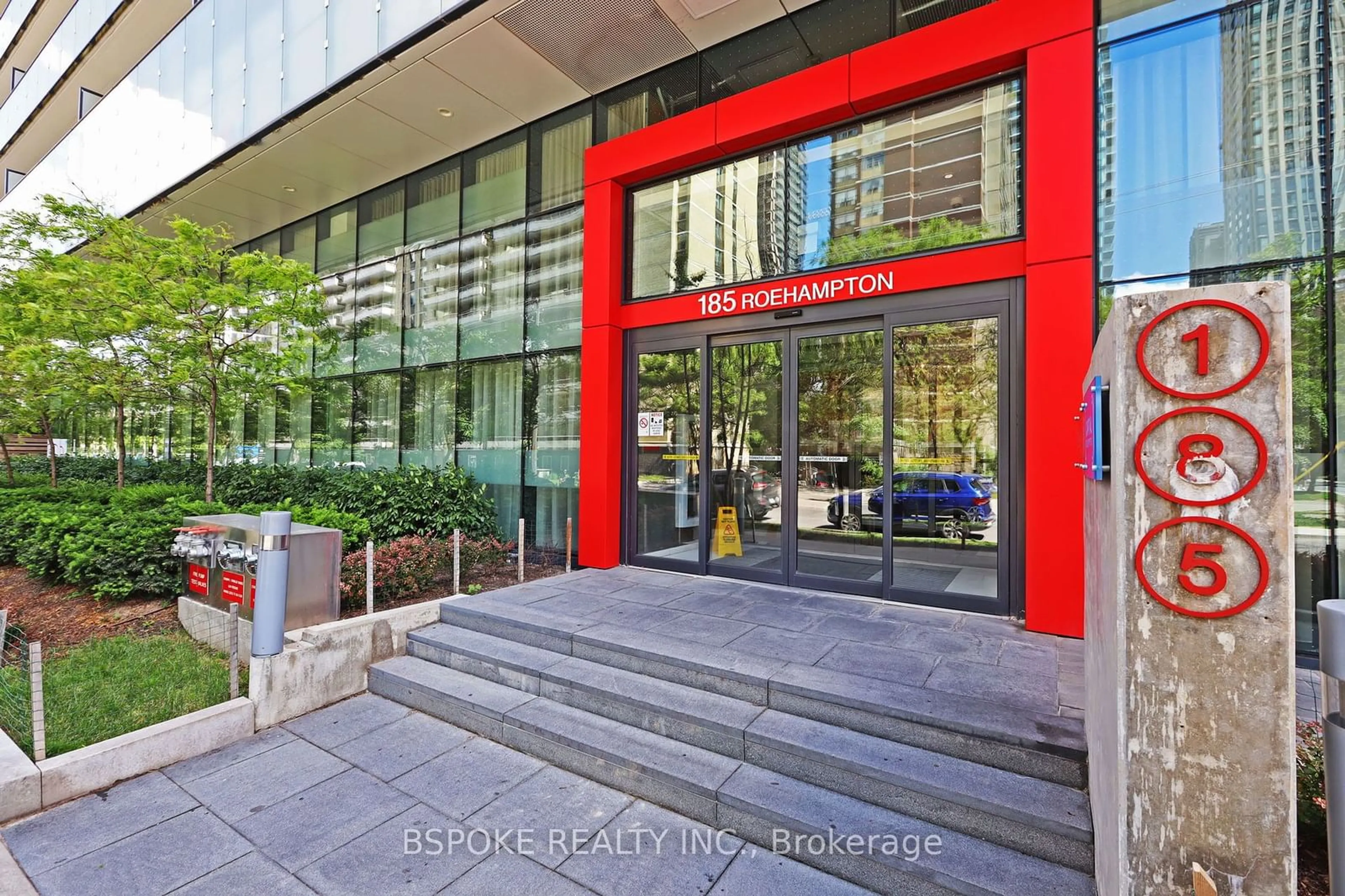 Indoor foyer for 185 Roehampton Ave #2912, Toronto Ontario M4P 0C6