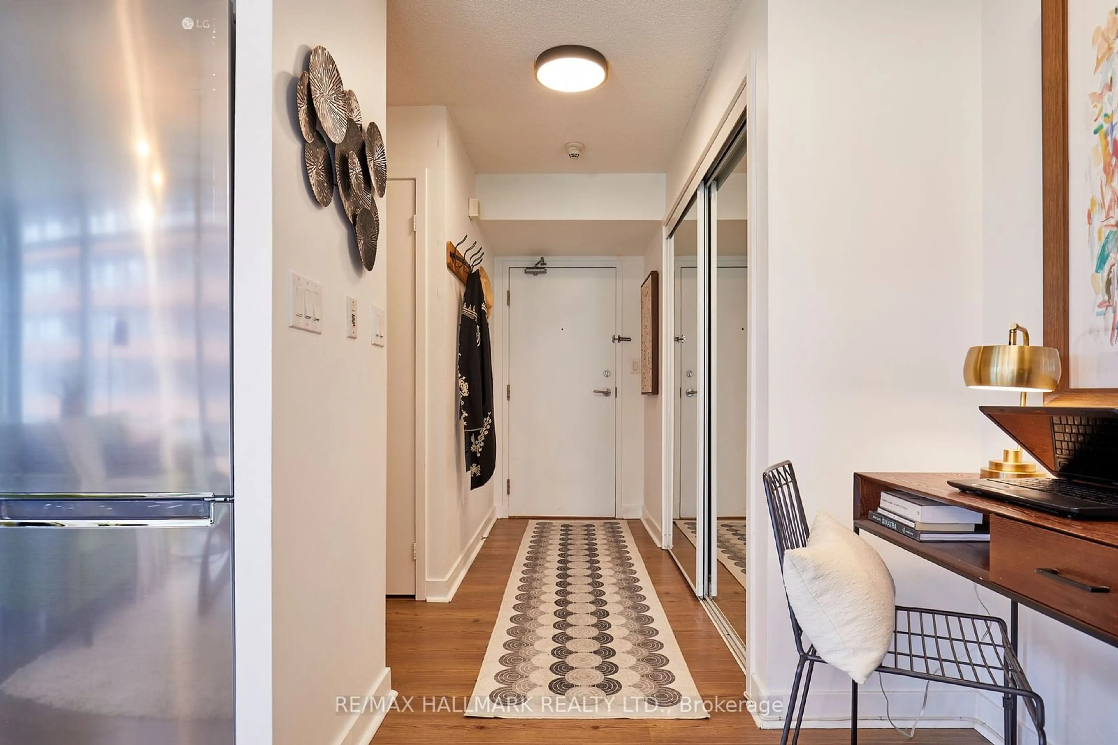 Indoor entryway for 25 Telegram Mews #506, Toronto Ontario M5V 3Z1