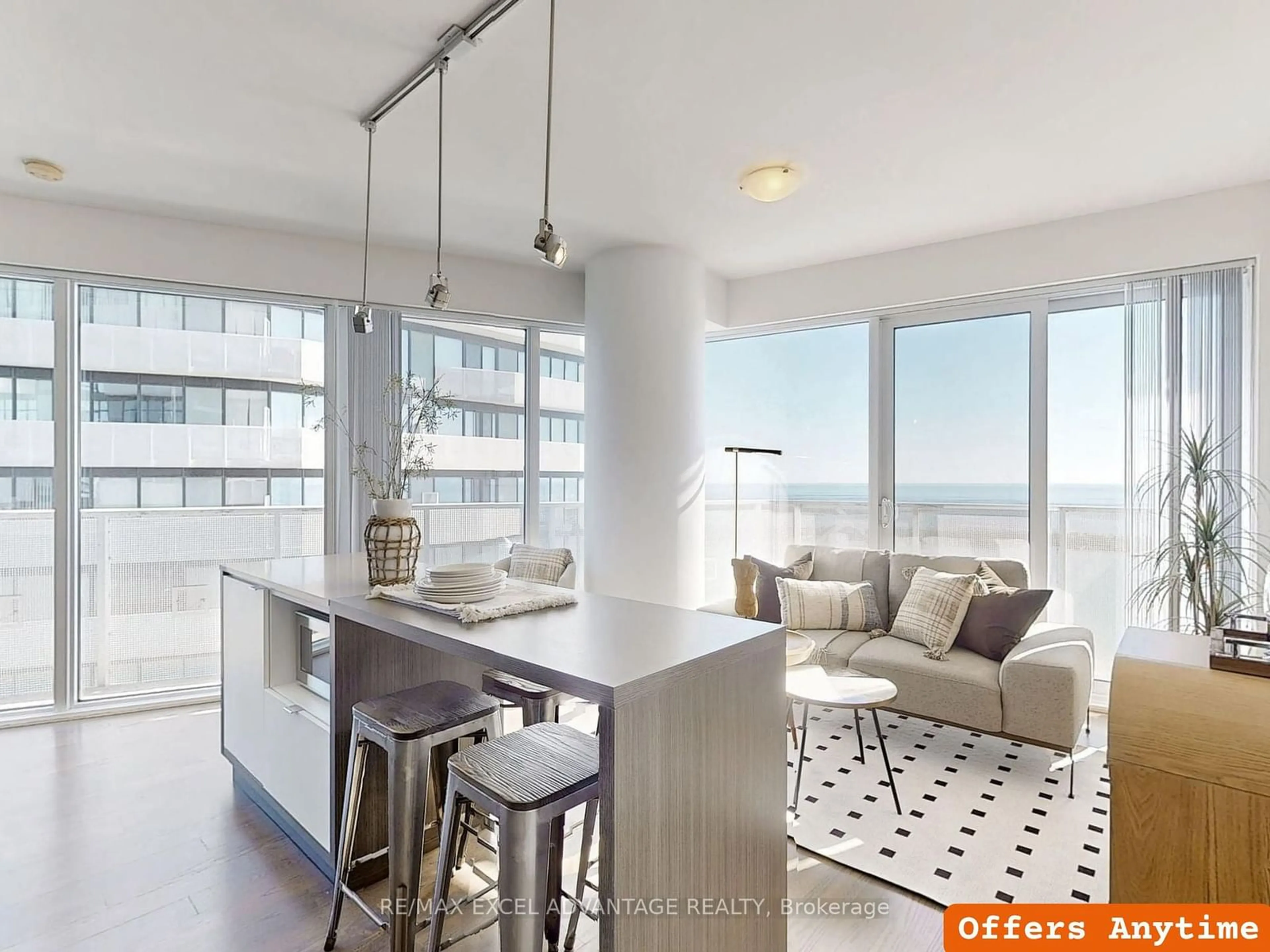 Open concept kitchen, unknown for 100 Harbour St #6707, Toronto Ontario M5J 0B5