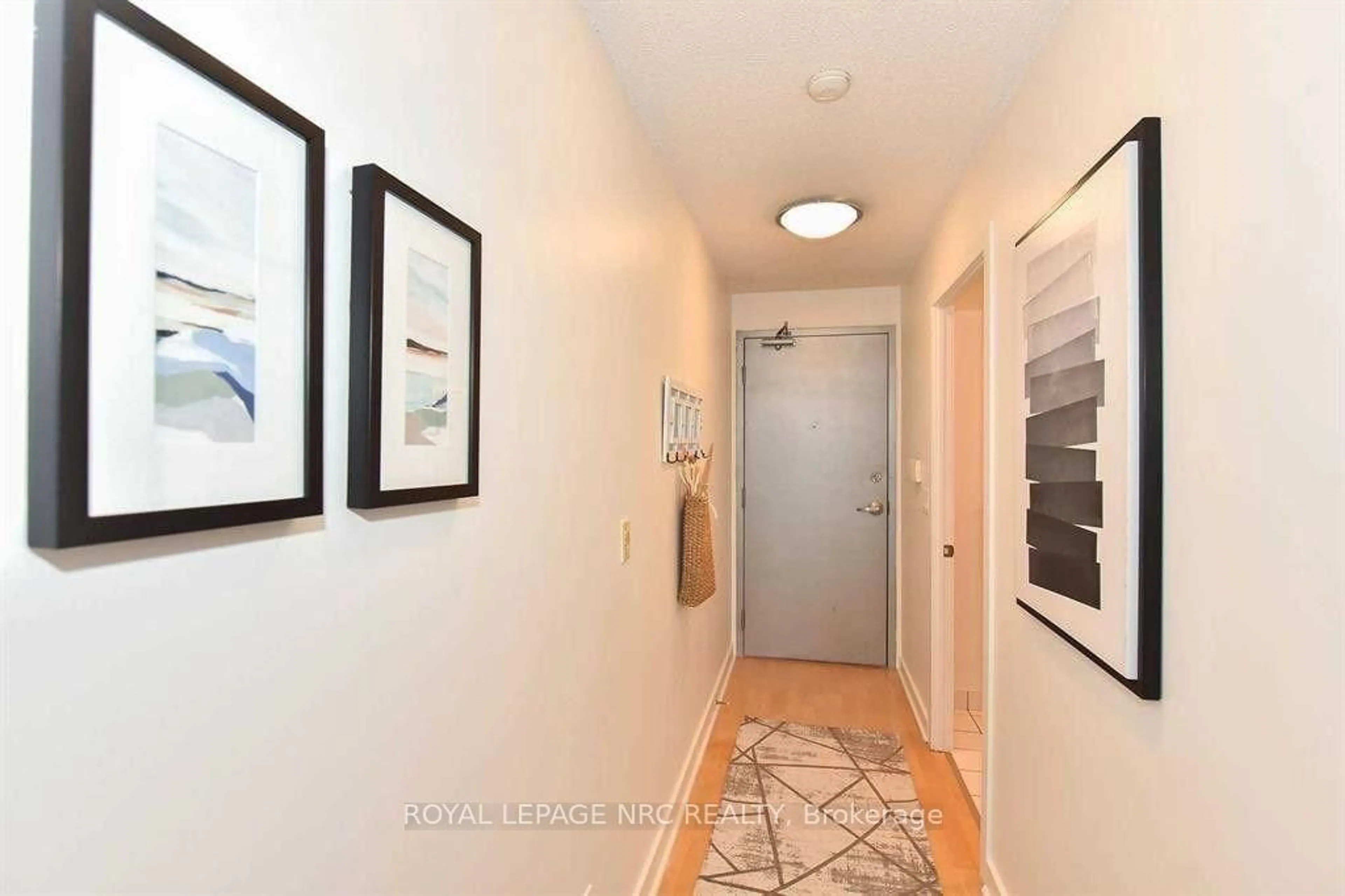 Indoor entryway for 255 Richmond St #1211, Toronto Ontario M5A 4T7