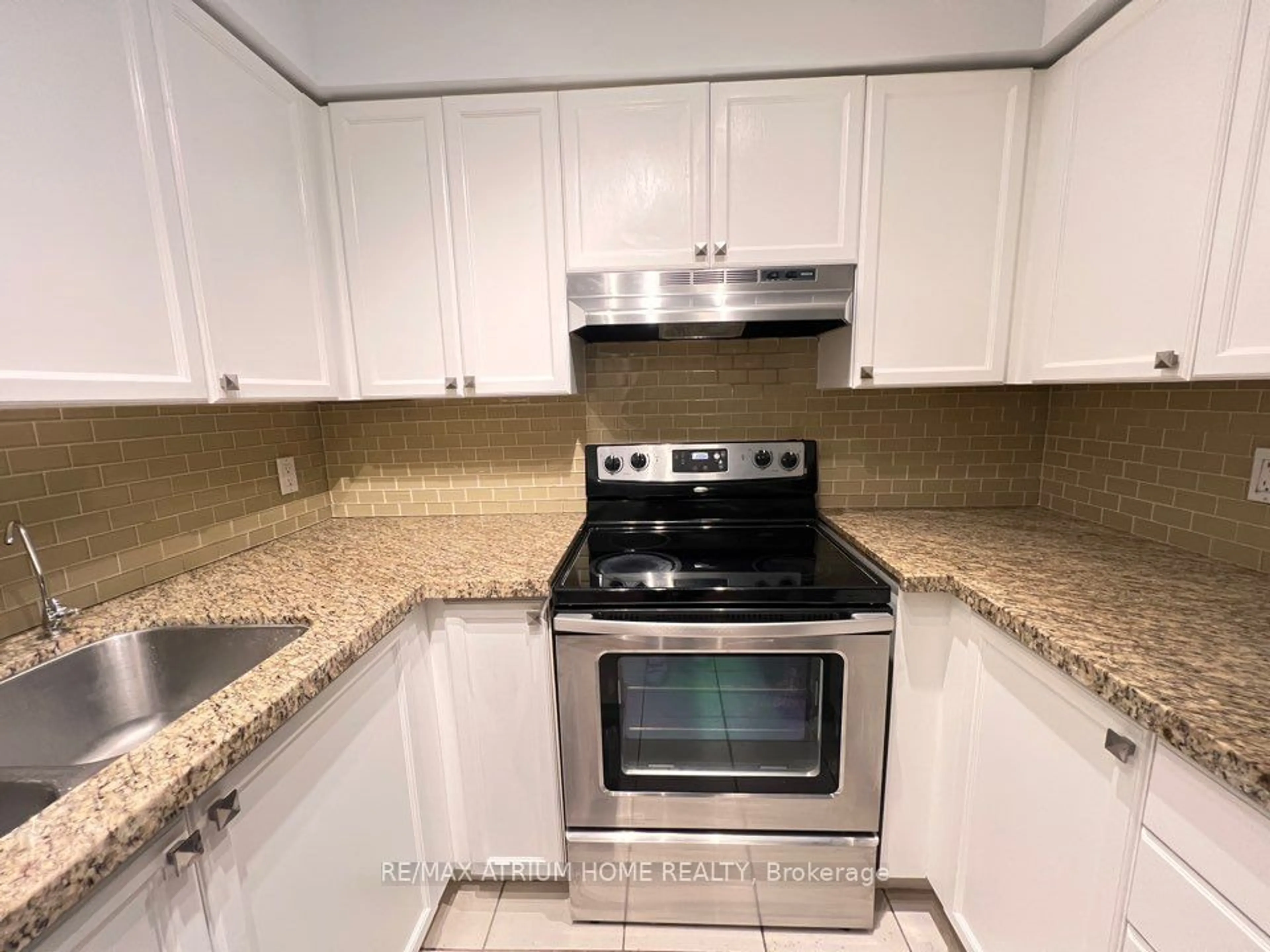 Standard kitchen, unknown for 35 Finch Ave #2511, Toronto Ontario M2N 6Z8