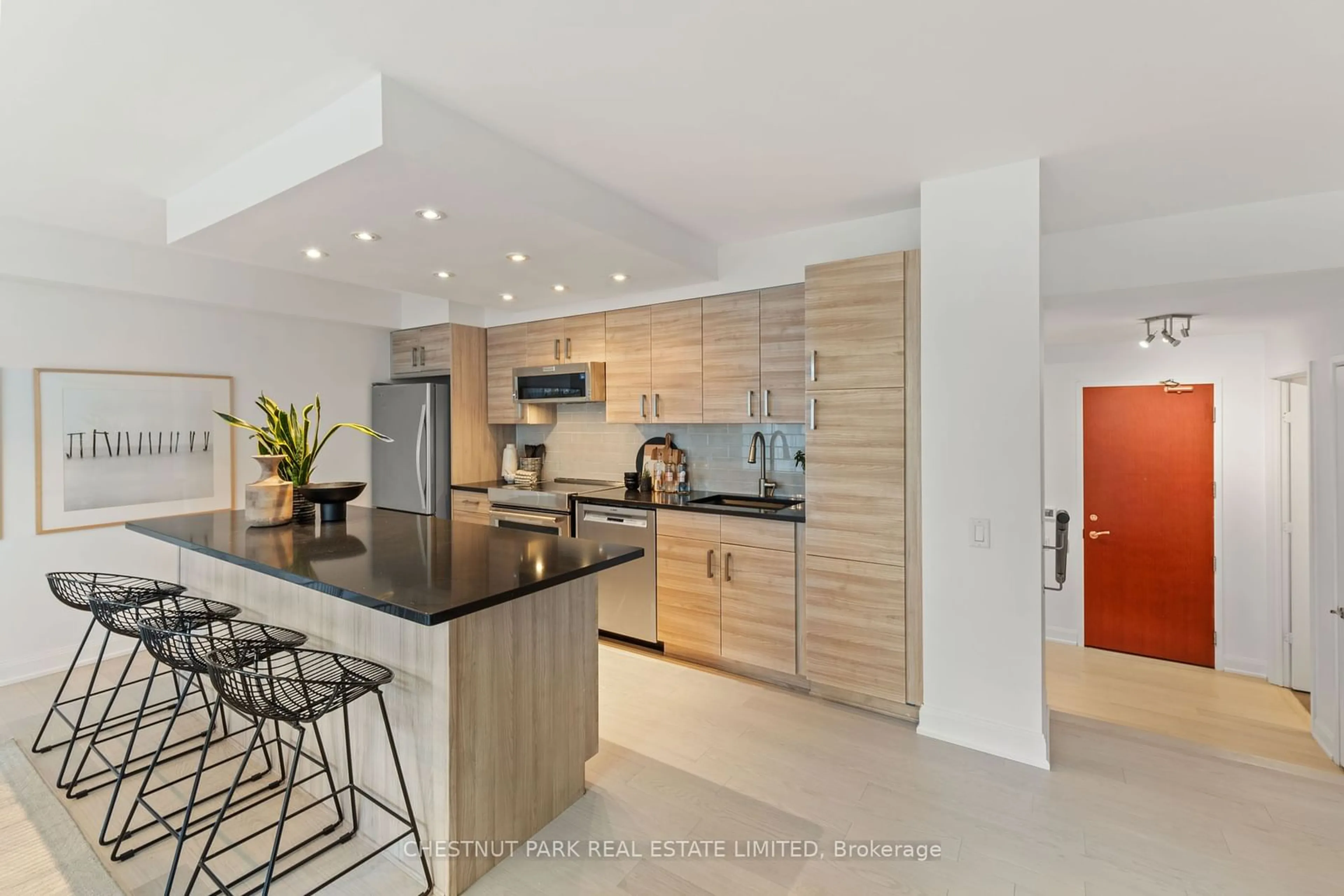 Contemporary kitchen, unknown for 2181 Yonge St #311, Toronto Ontario M4S 3H7