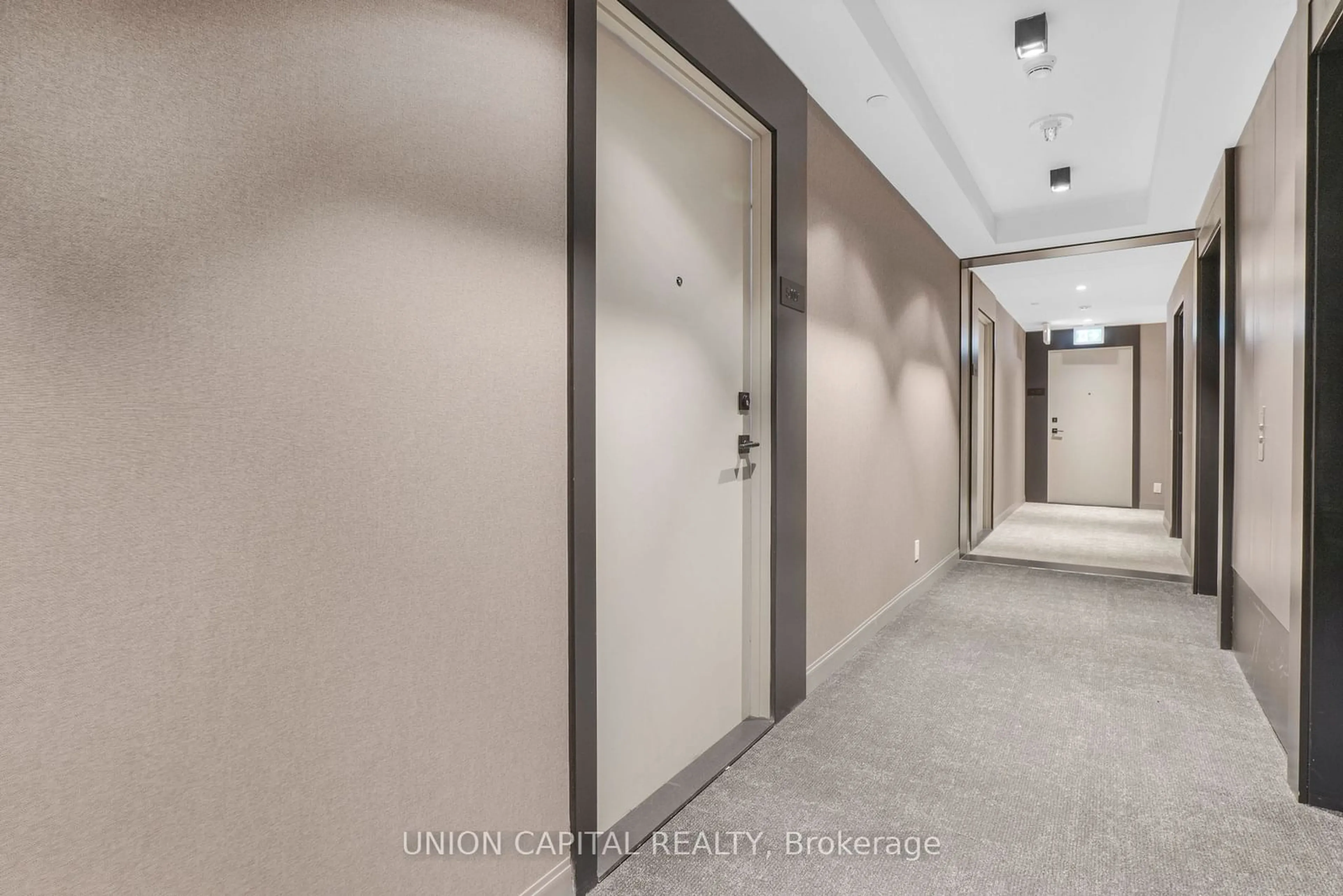 Indoor foyer for 55 Mercer St #5107, Toronto Ontario M5V 0W4