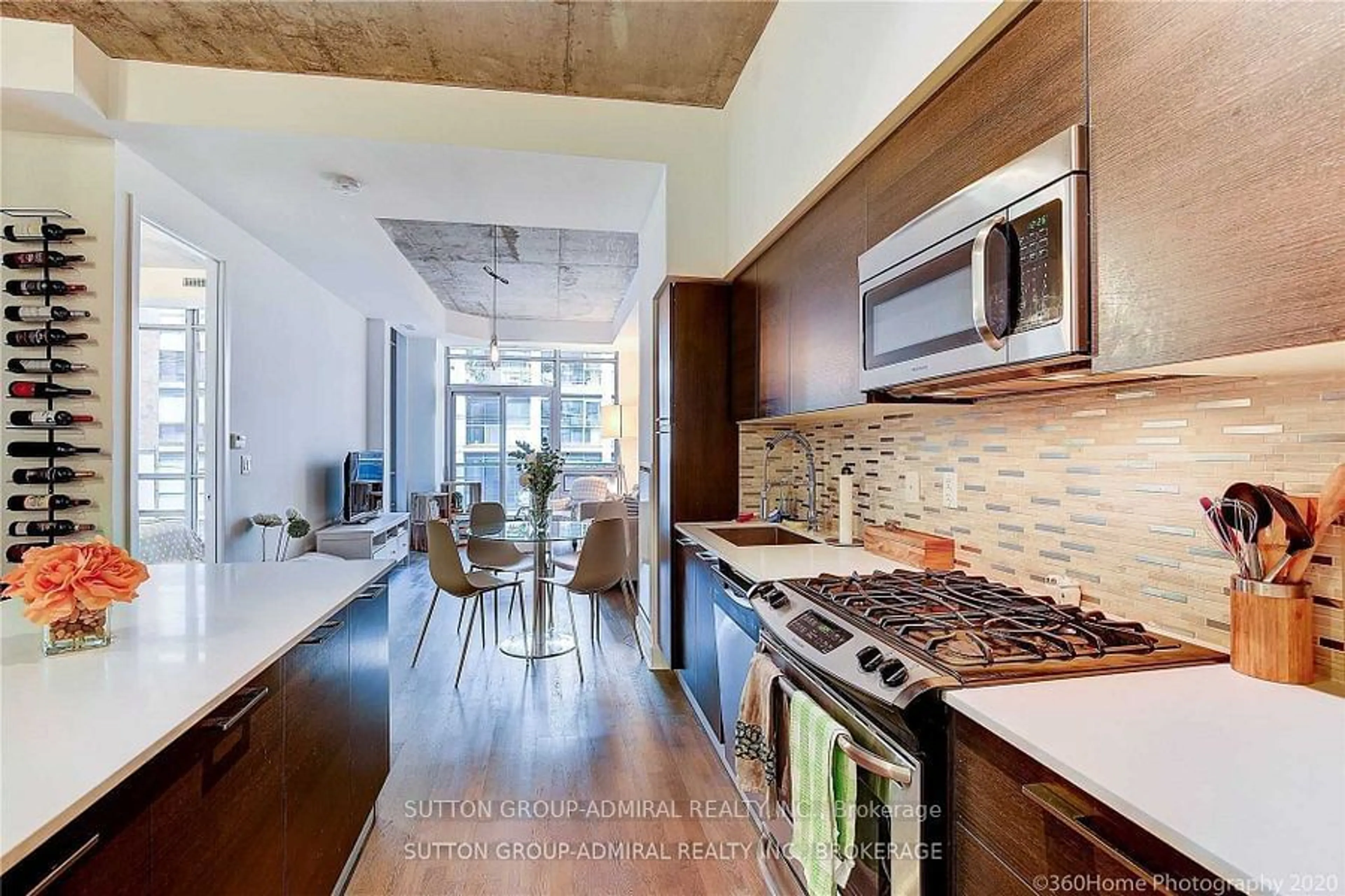 Open concept kitchen, ceramic/tile floor for 399 Adelaide St #316, Toronto Ontario M5V 1S4