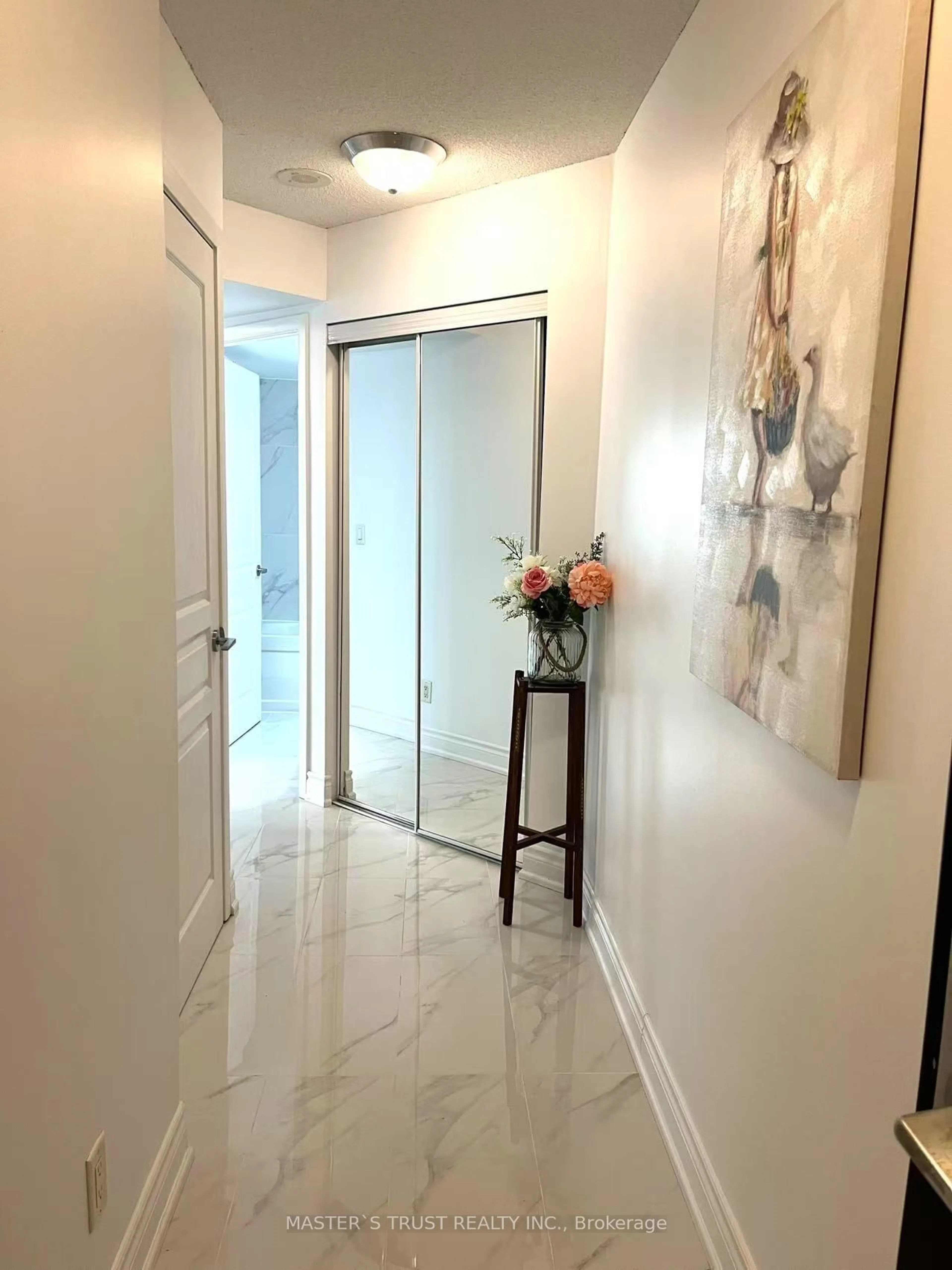 Indoor foyer for 18 Yonge St #1213, Toronto Ontario M5E 1Z8