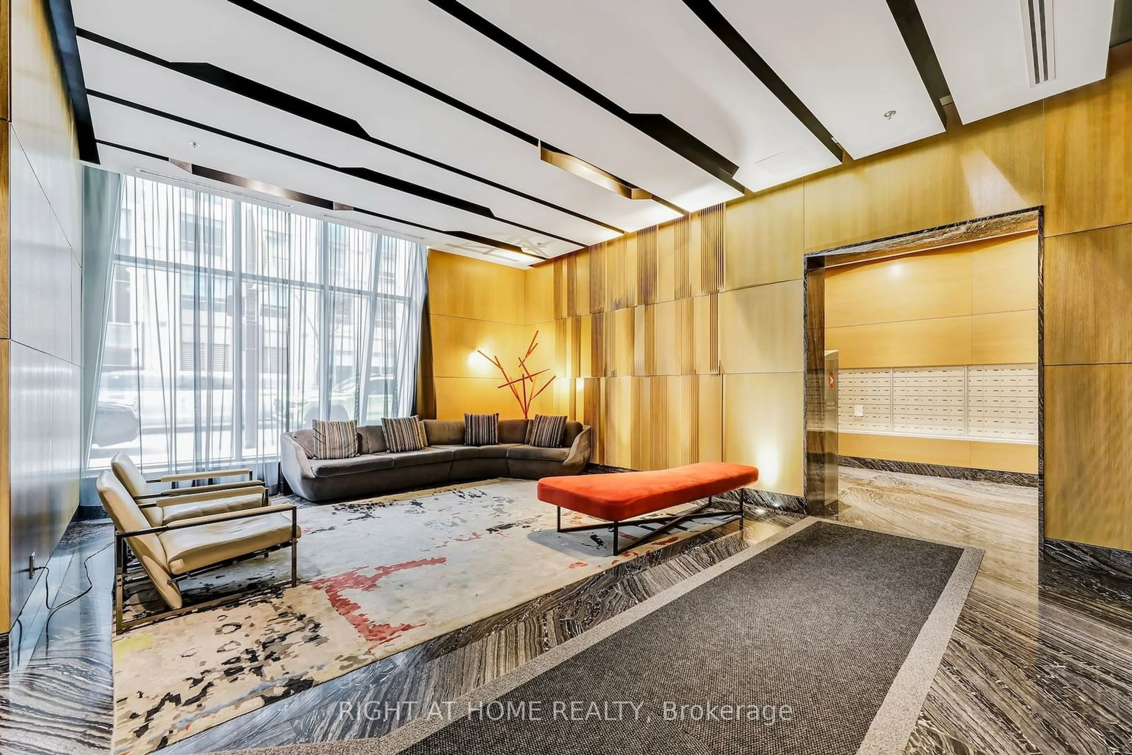 Lobby for 199 Richmond St #2303, Toronto Ontario M5V 0H4