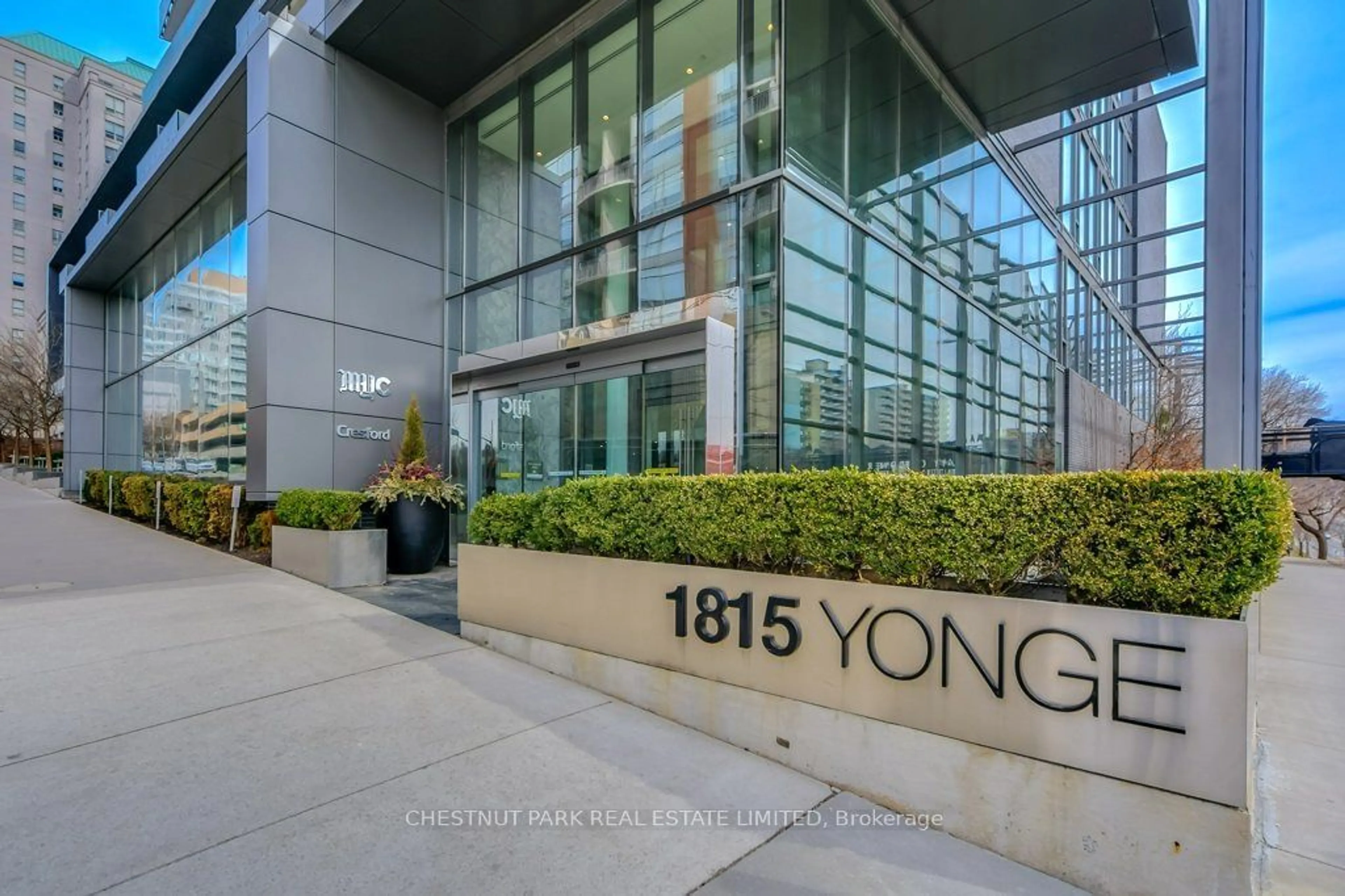 Indoor foyer for 1815 Yonge St #311, Toronto Ontario M4T 2A4