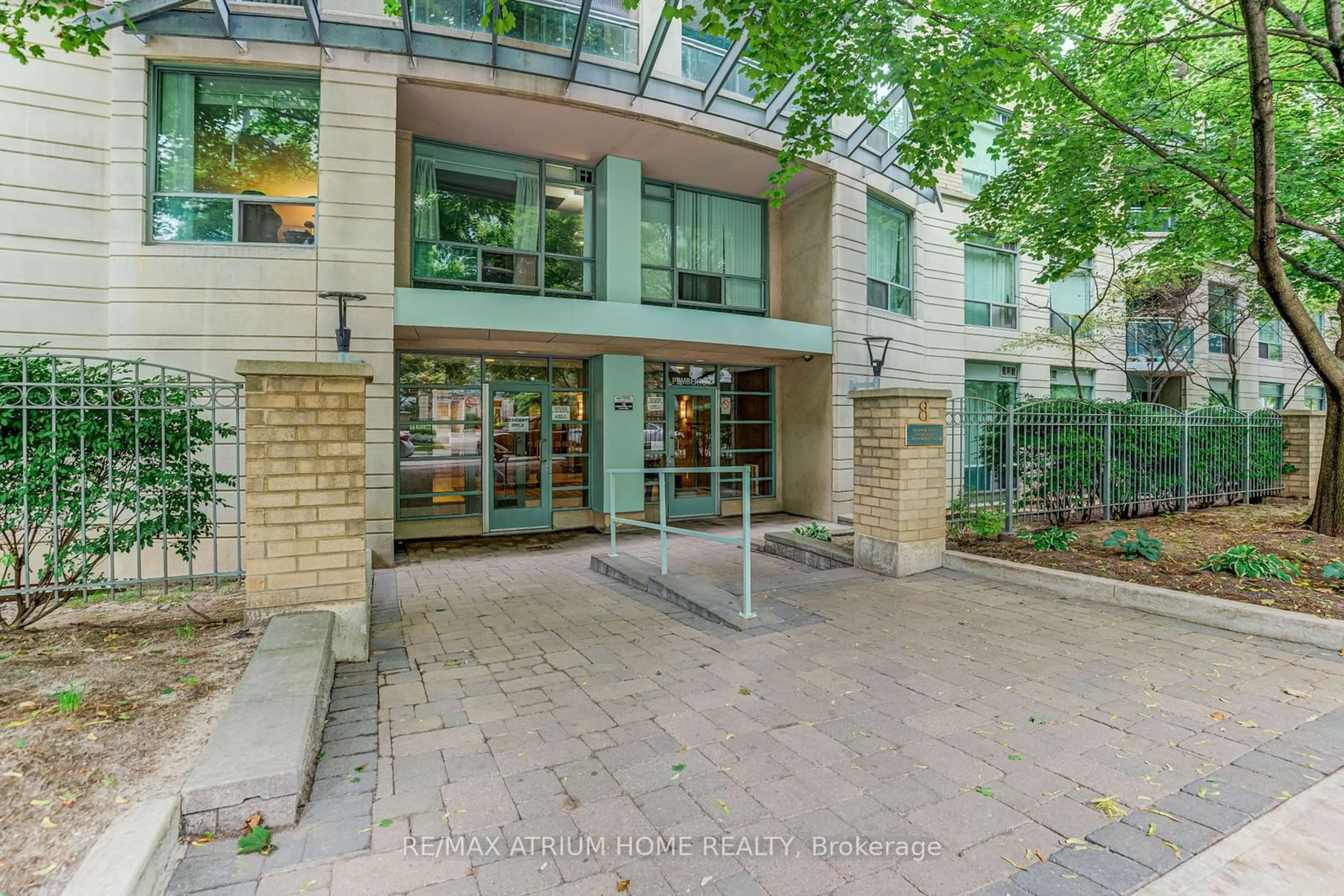 Indoor foyer for 8 Pemberton Ave #511, Toronto Ontario M2M 4K8