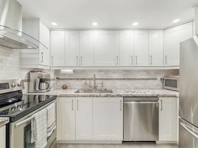 Additional property image - 80 Adelaide St Unit TH6