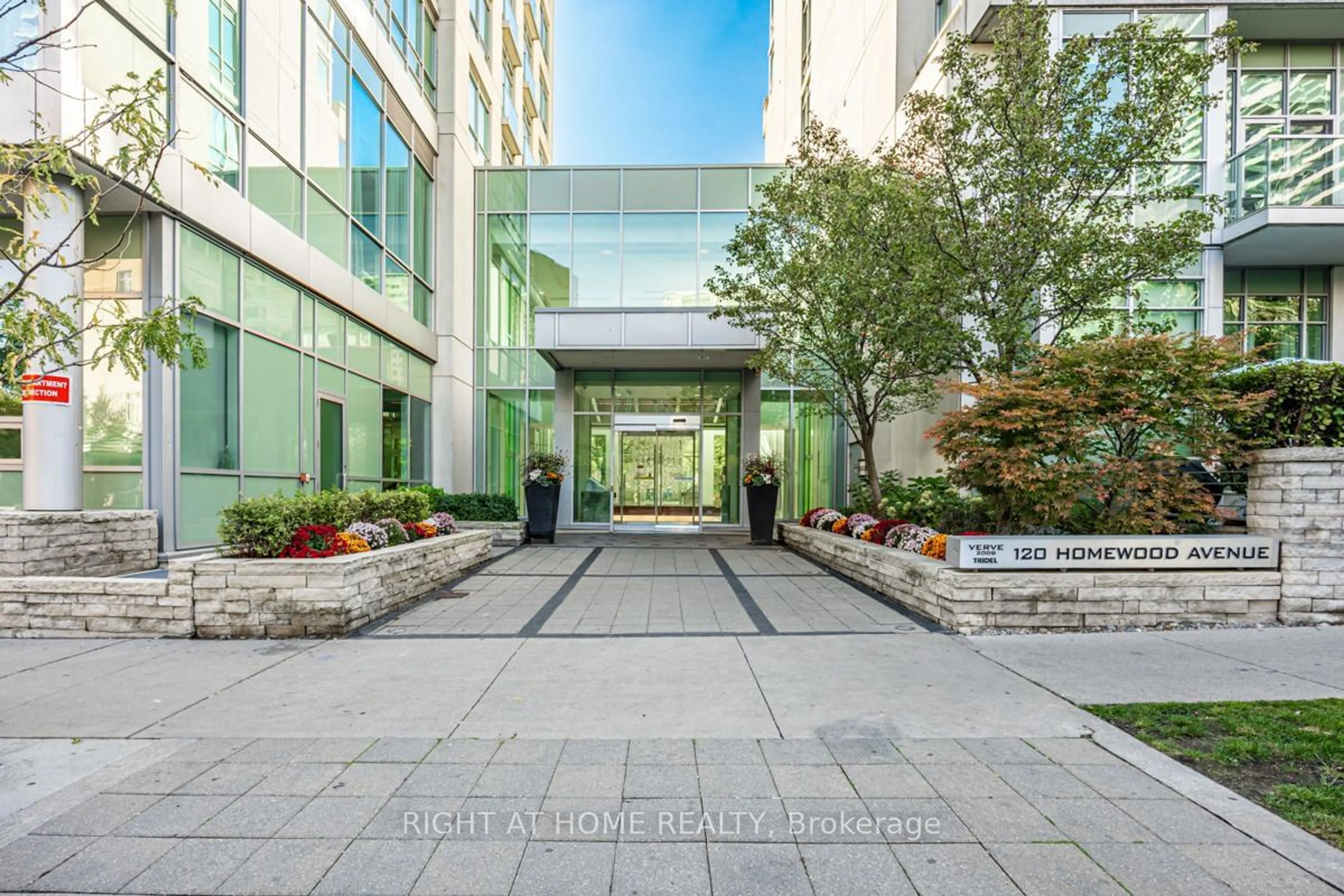 Indoor foyer for 120 Homewood Ave #2909, Toronto Ontario M4Y 2J3