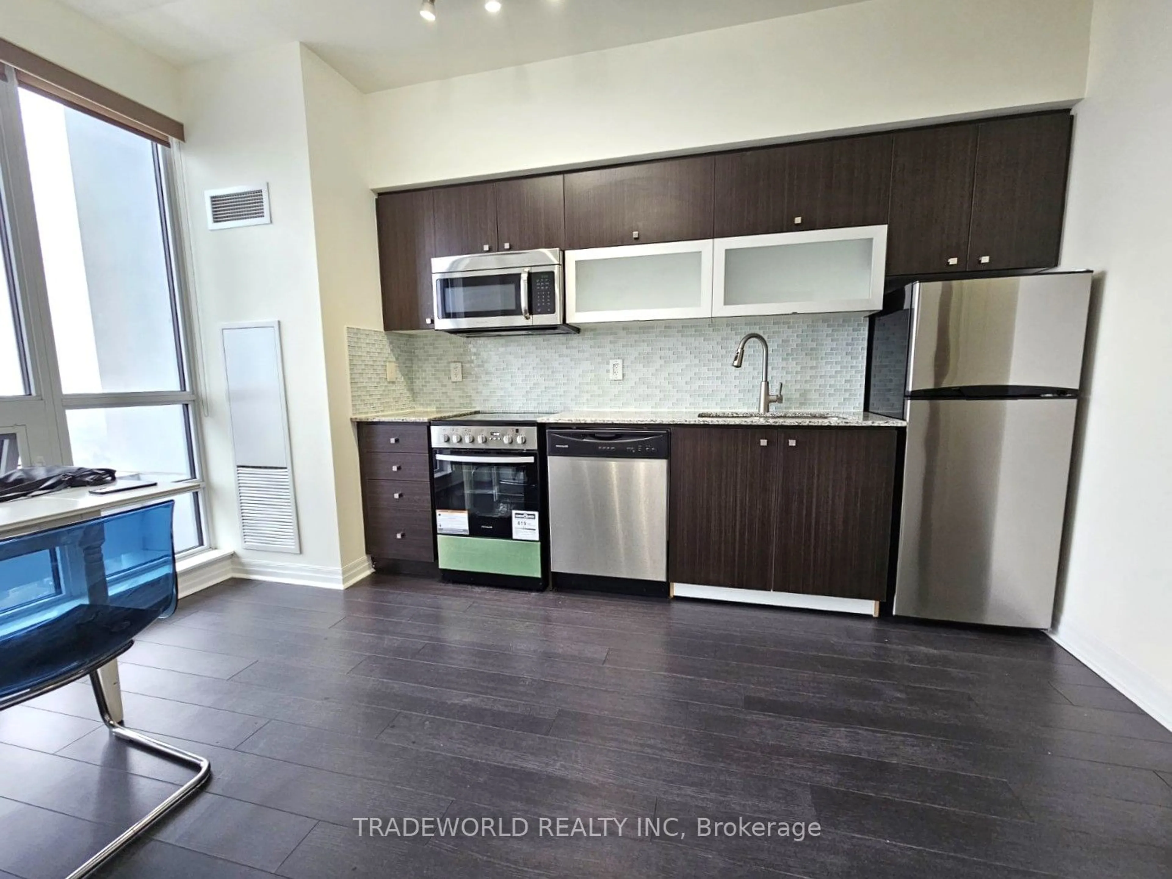 Standard kitchen, unknown for 2015 Sheppard Ave #Ph7, Toronto Ontario M2J 0B3