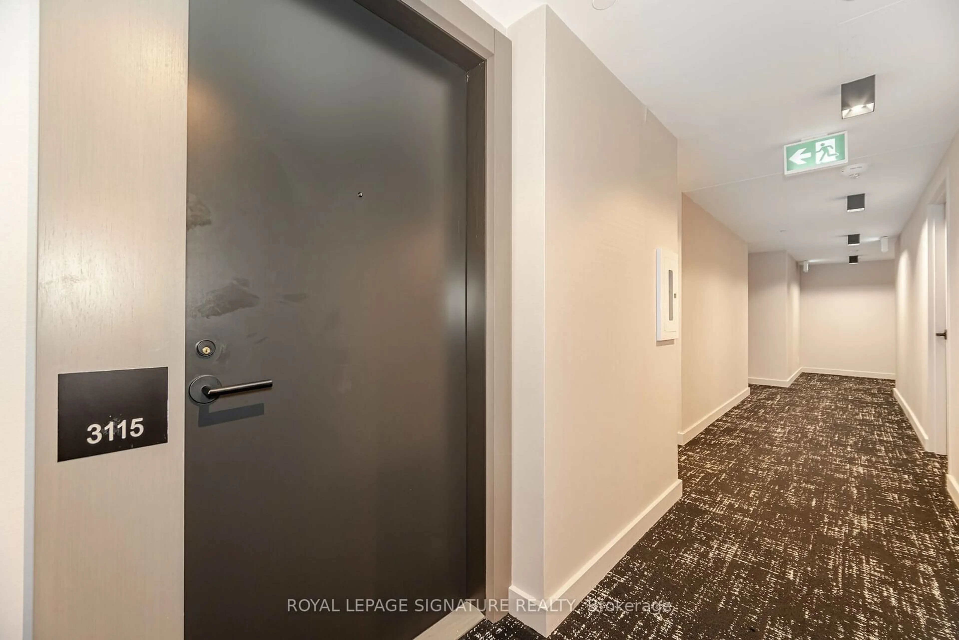 Indoor foyer for 108 Peter St #3115, Toronto Ontario M5V 0W2