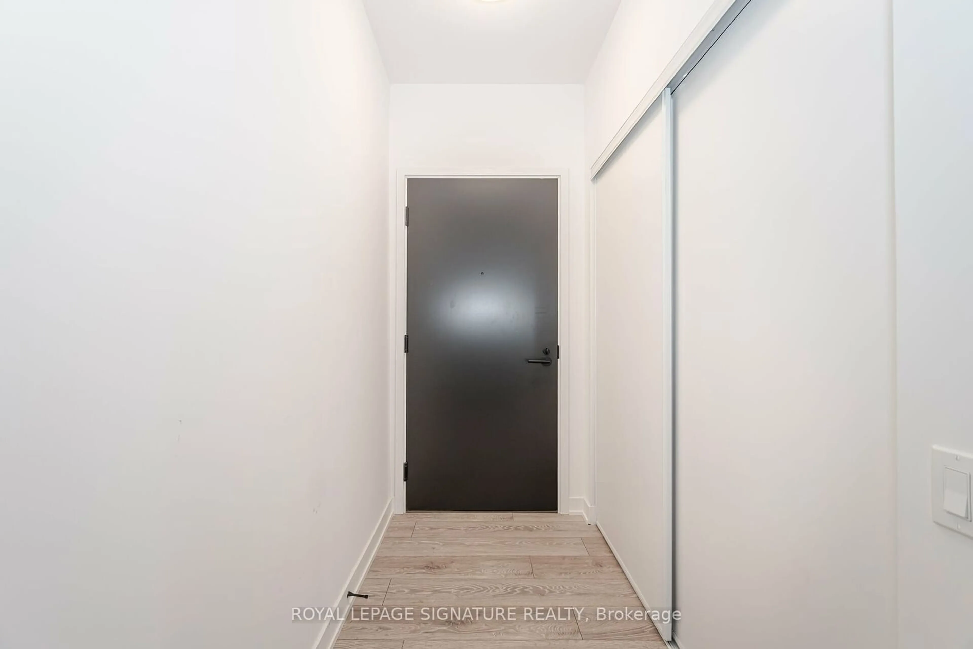 Indoor entryway for 108 Peter St #3115, Toronto Ontario M5V 0W2