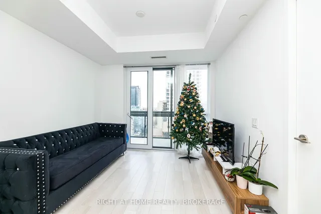 Additional image 20 of 39 Roehampton Ave Unit 1301