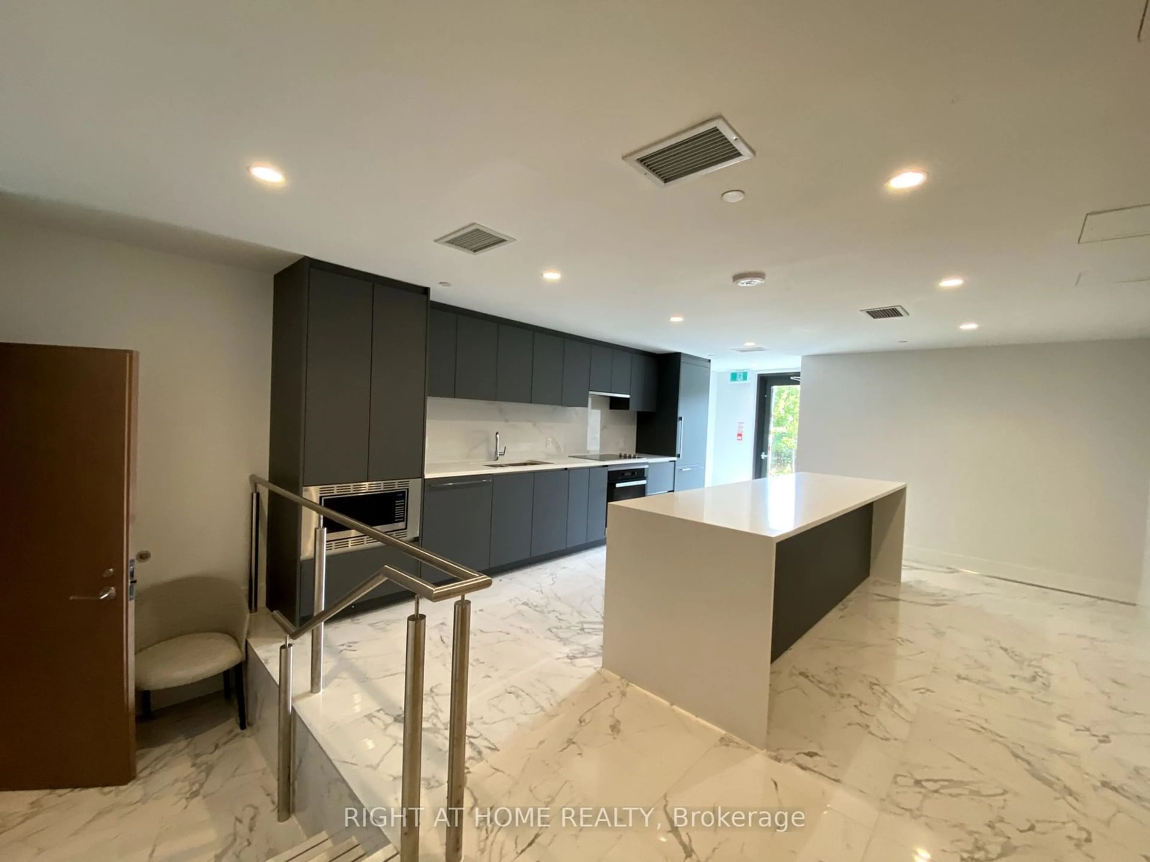 Open concept kitchen, ceramic/tile floor for 25 McMahon Dr #606, Toronto Ontario M2K 0J1