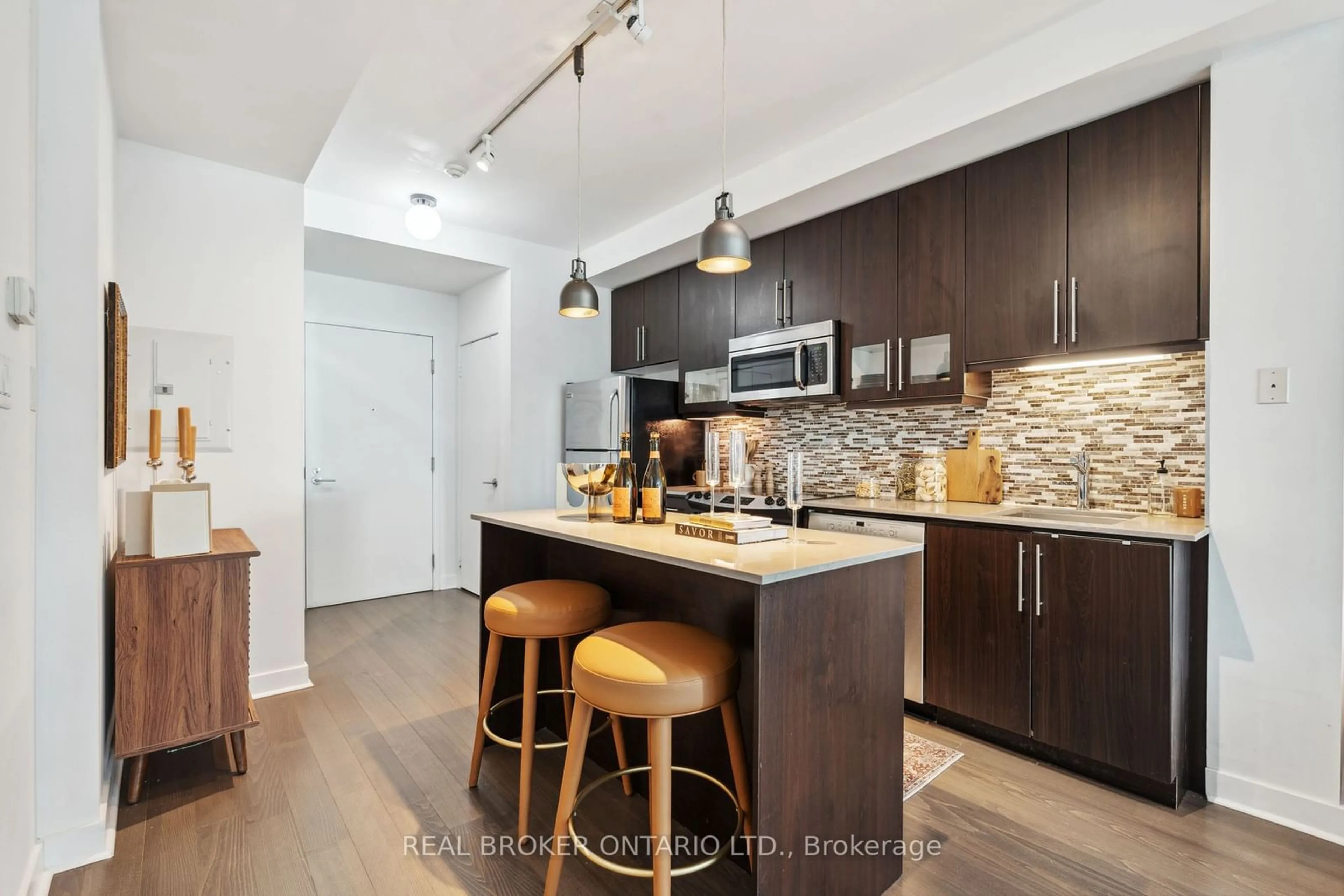 Open concept kitchen, unknown for 1171 Queen St #808, Toronto Ontario M6J 0A5