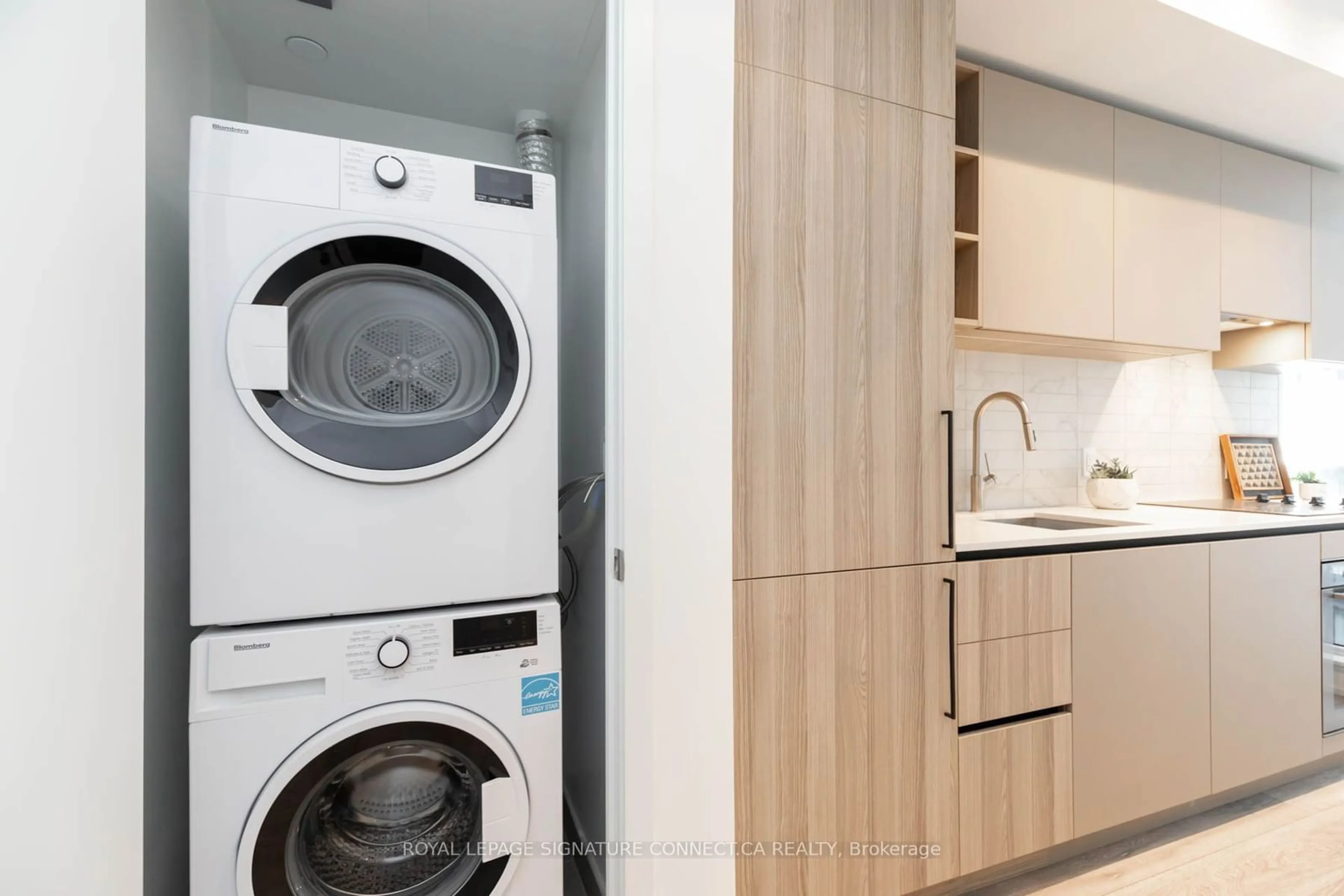 Laundry room for 55 Mercer St #1606, Toronto Ontario M5V 3W2