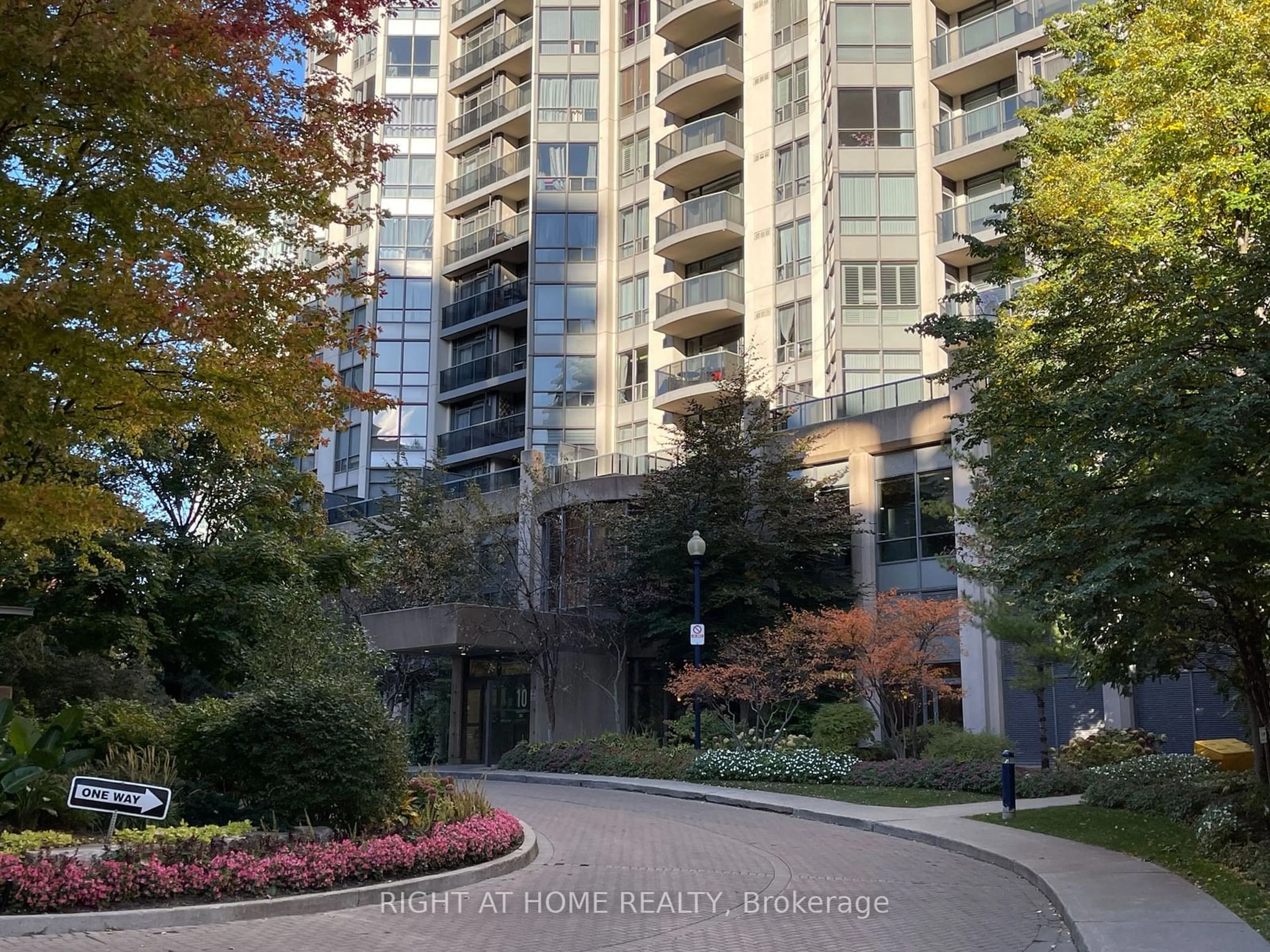 Indoor foyer for 10 Northtown Way #1814, Toronto Ontario M3H 5S9